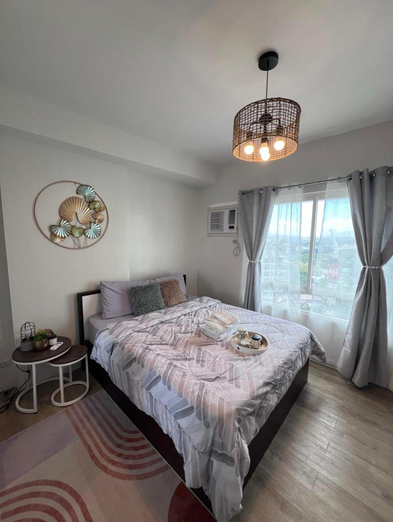 Deluxe Double Room (2 Adults + 1 Child)