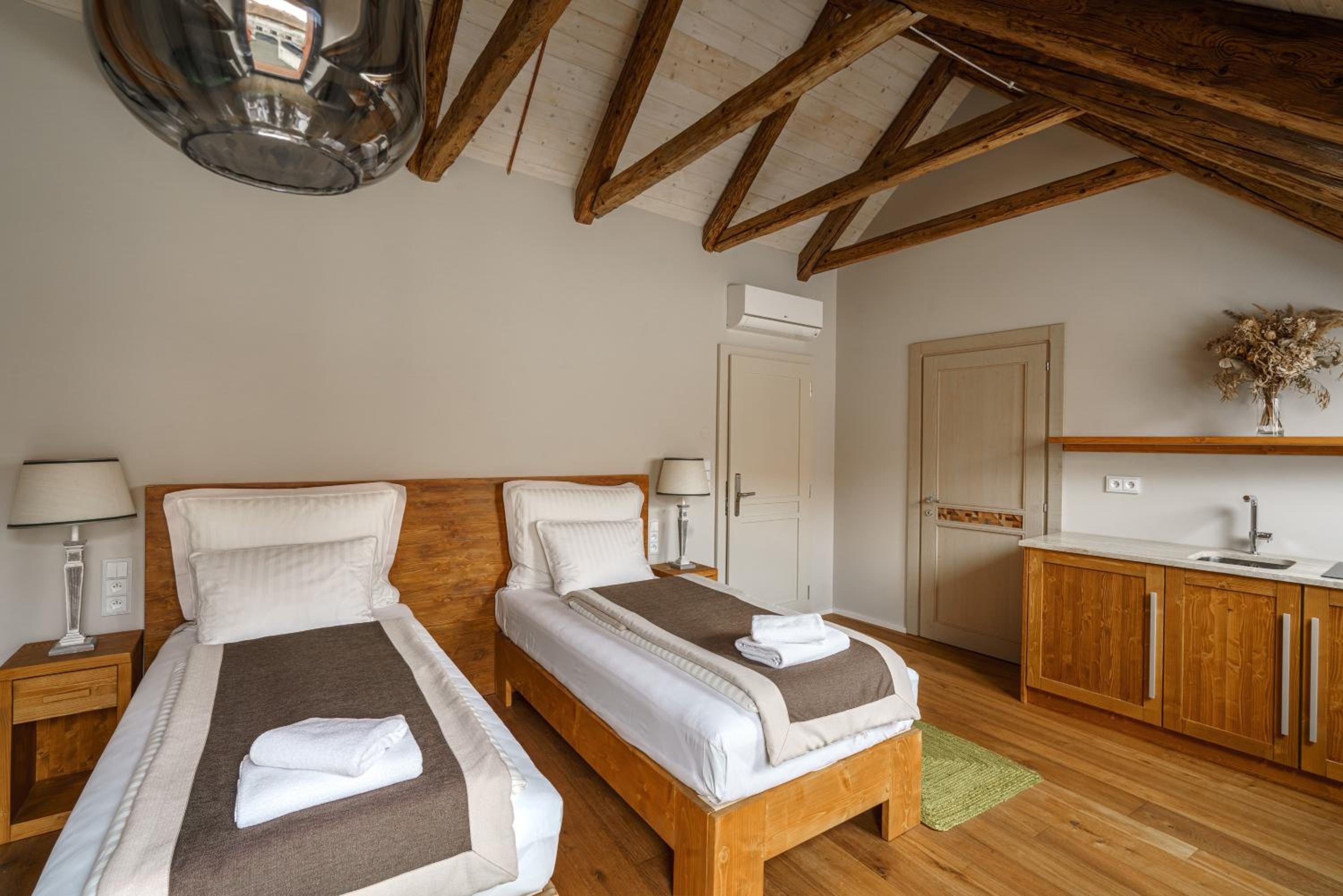 Deluxe Twin Room with Shower - Attic