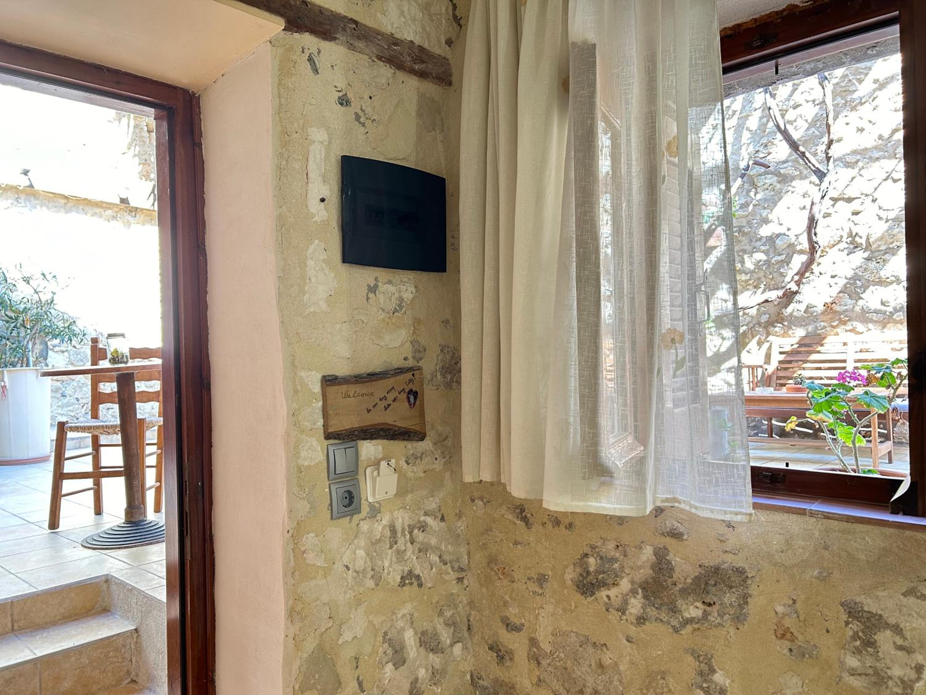 Single Studio with Shared Patio & Garden View - Ground Floor photo 3