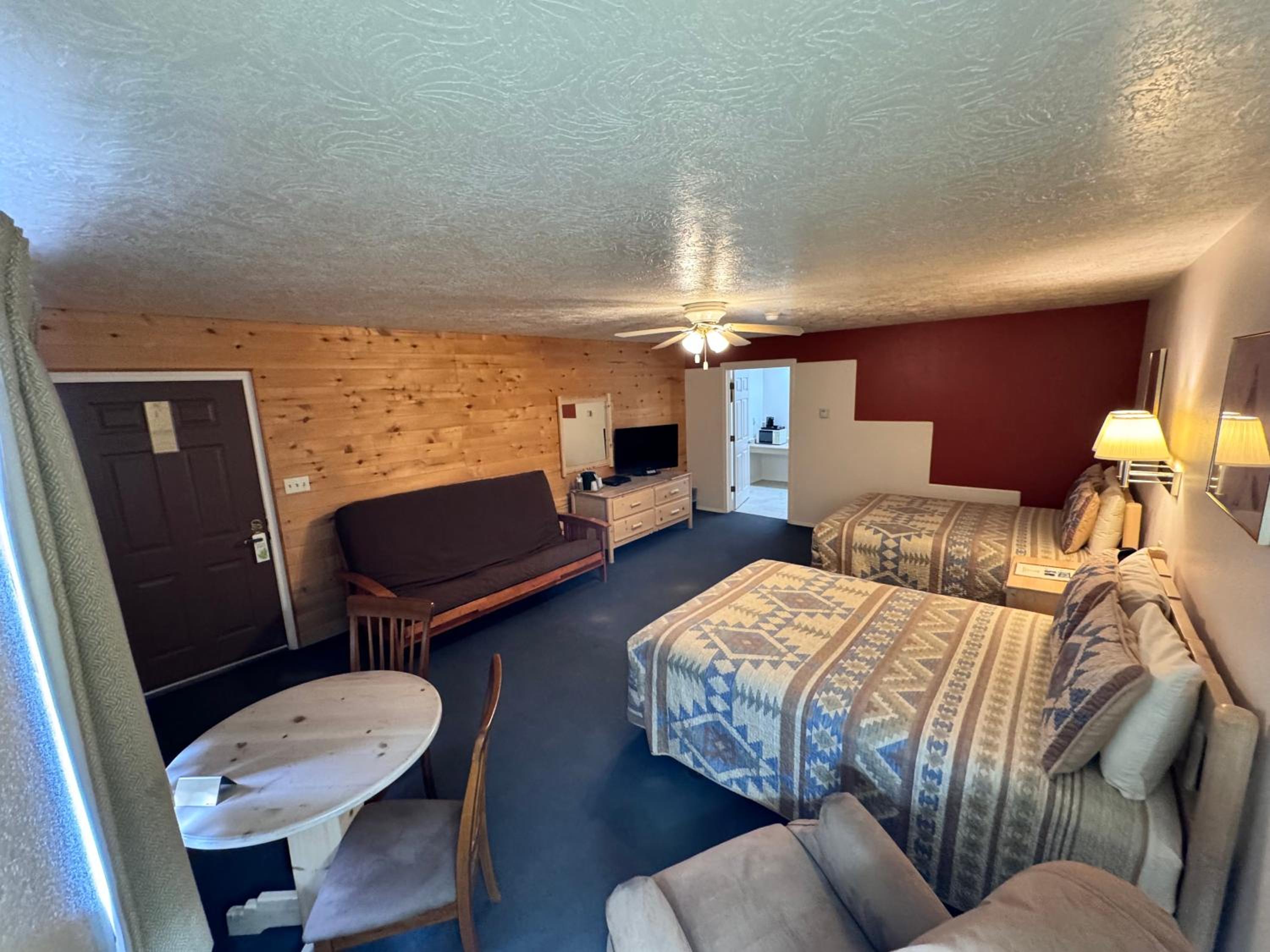 Queen Room - Disability Access photo 2