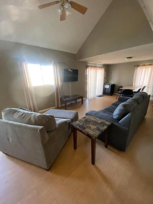 One-Bedroom House photo 1
