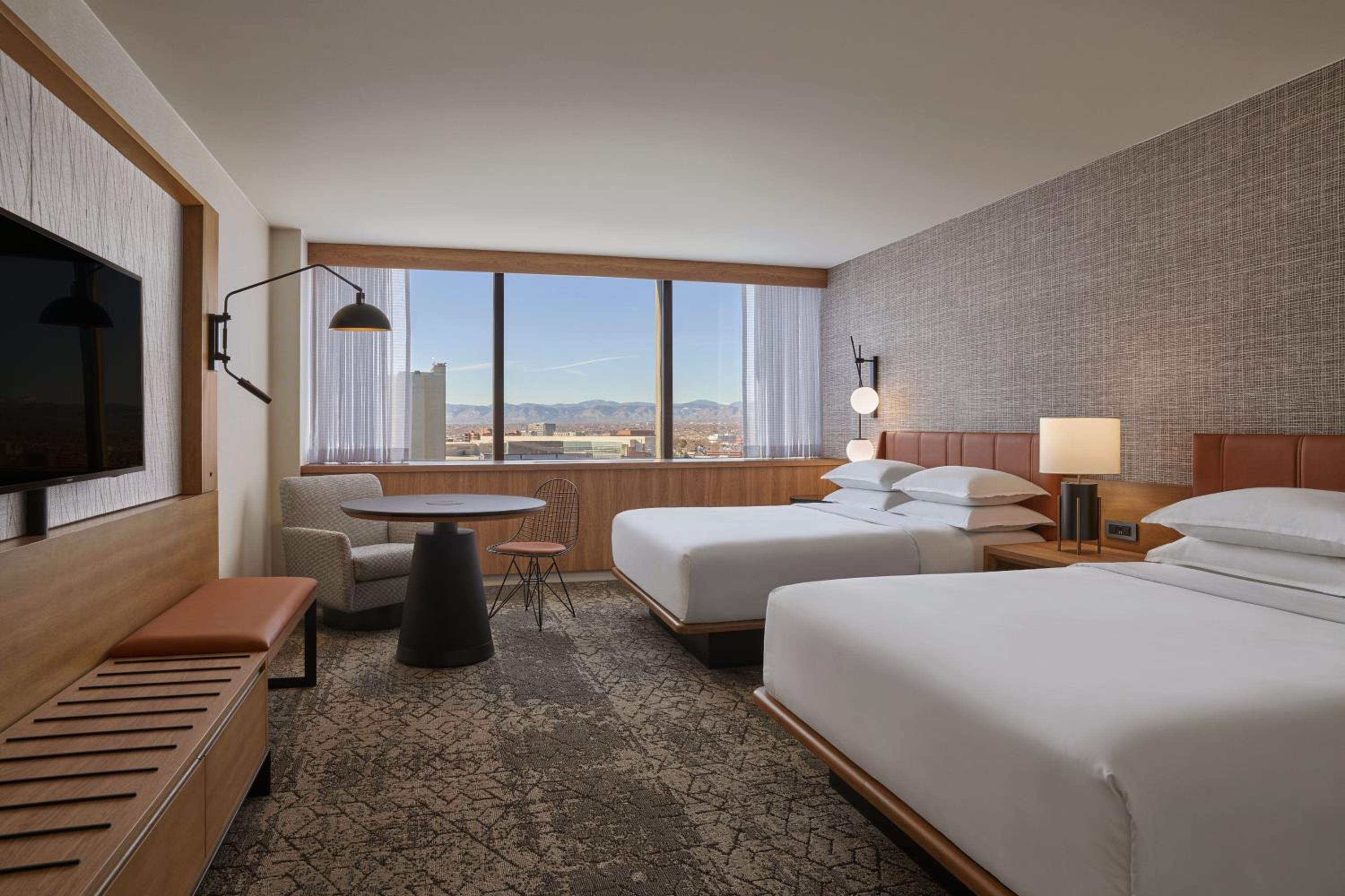 Concierge Level Two Queen Beds with City View photo 2