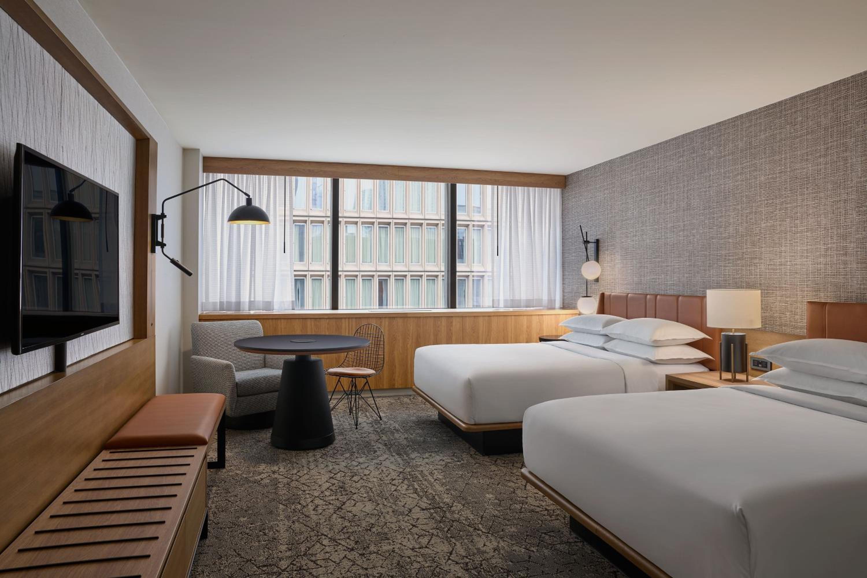 Concierge Level Two Queen Beds with City View photo 3