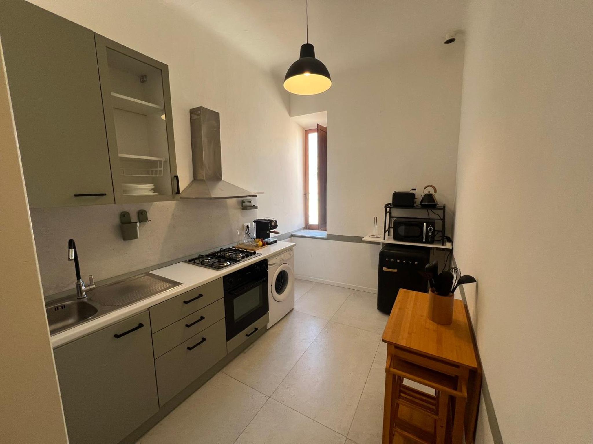 One-Bedroom Apartment photo 2