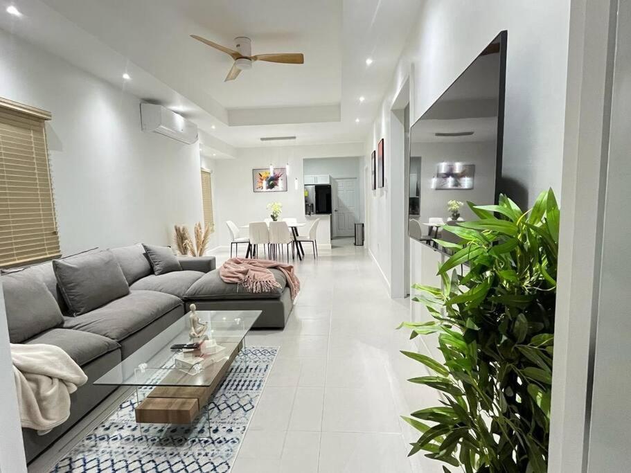 Three-Bedroom Villa photo 1