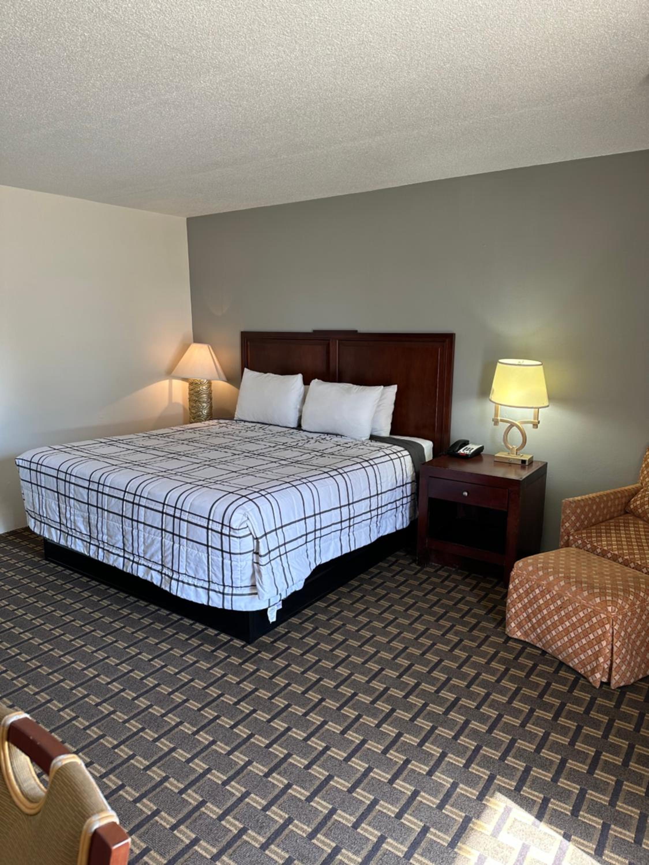 King Room - Non-Smoking photo 2
