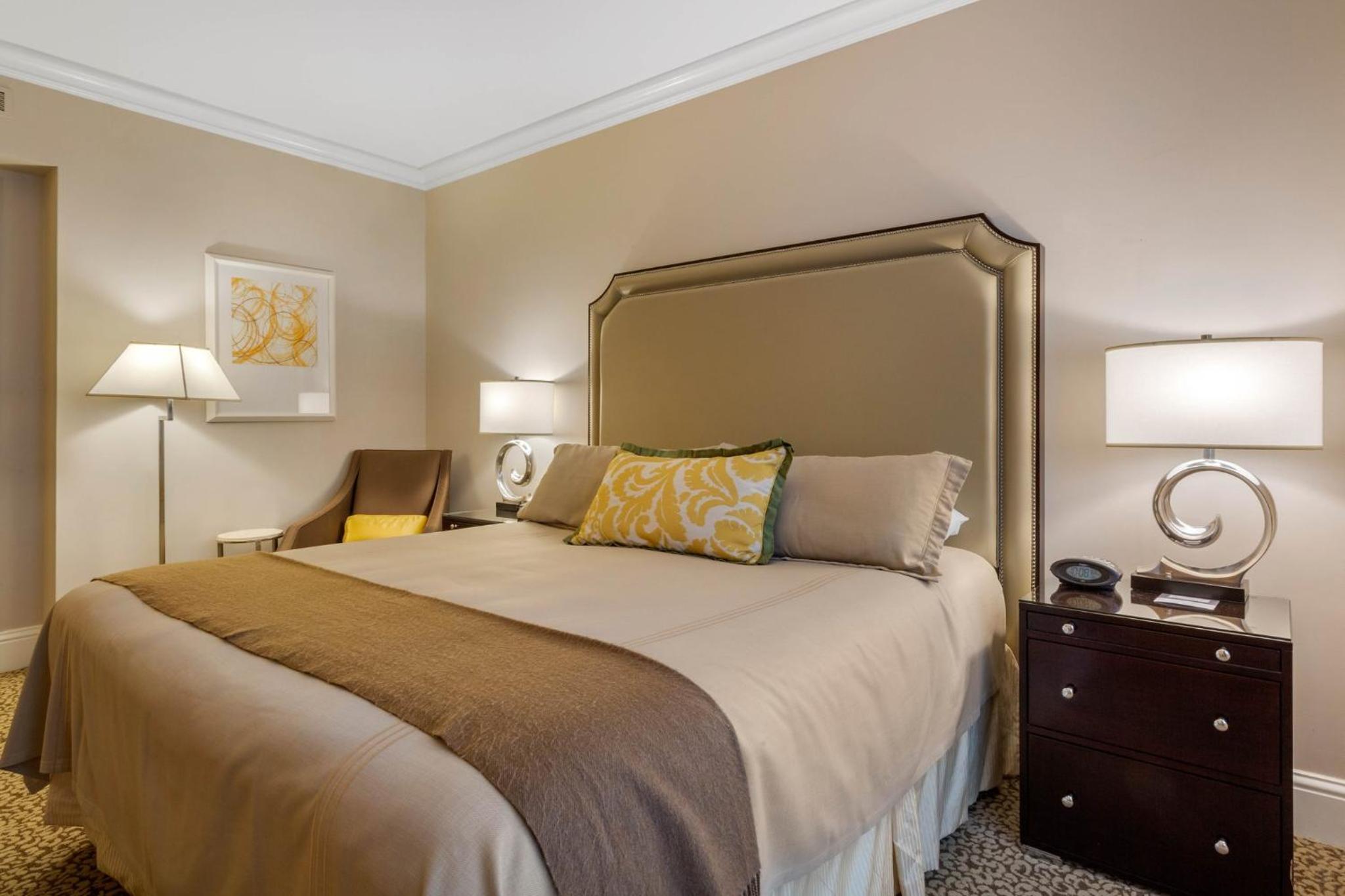 Deluxe King Room
