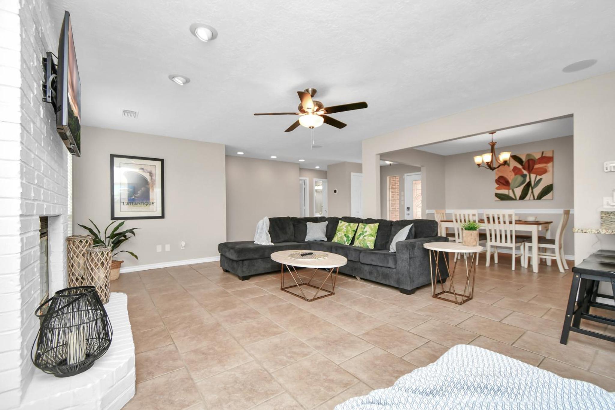 Three-Bedroom House photo 3