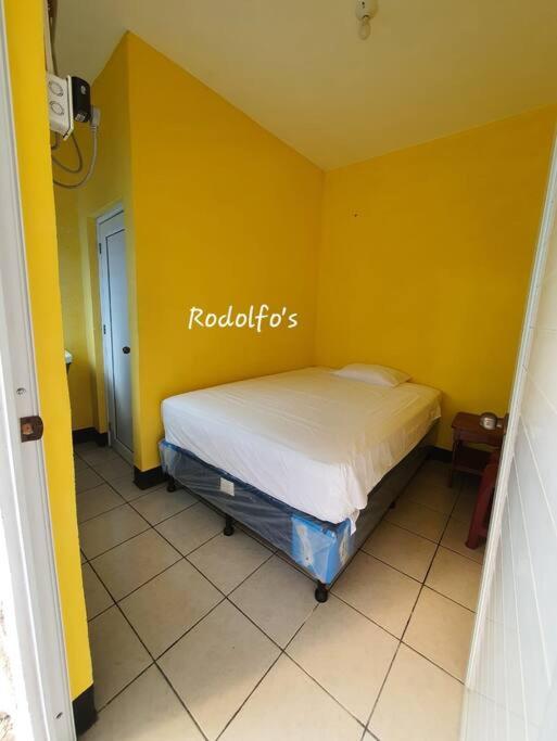 Six-Bedroom House photo 3