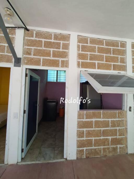 Six-Bedroom House photo 2