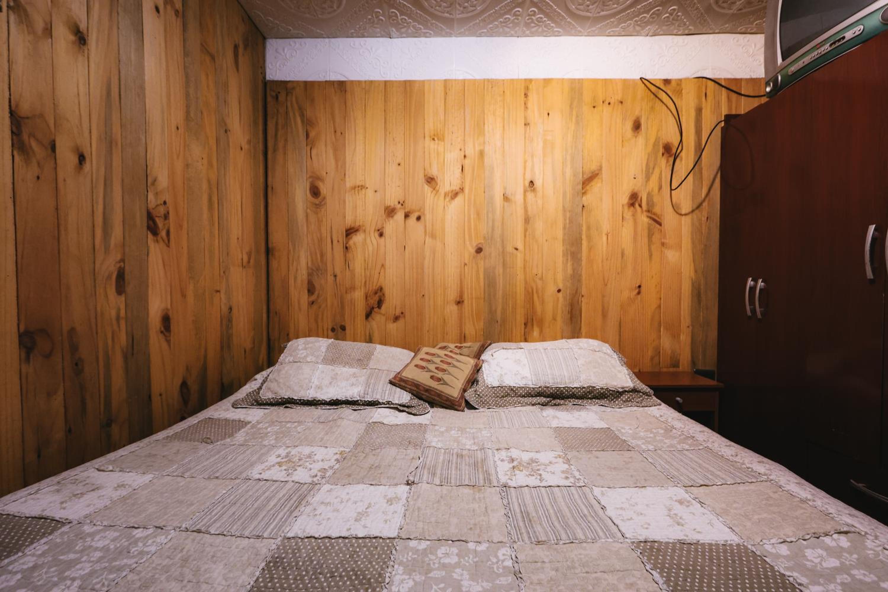 Double Room with Shared Bathroom photo 3