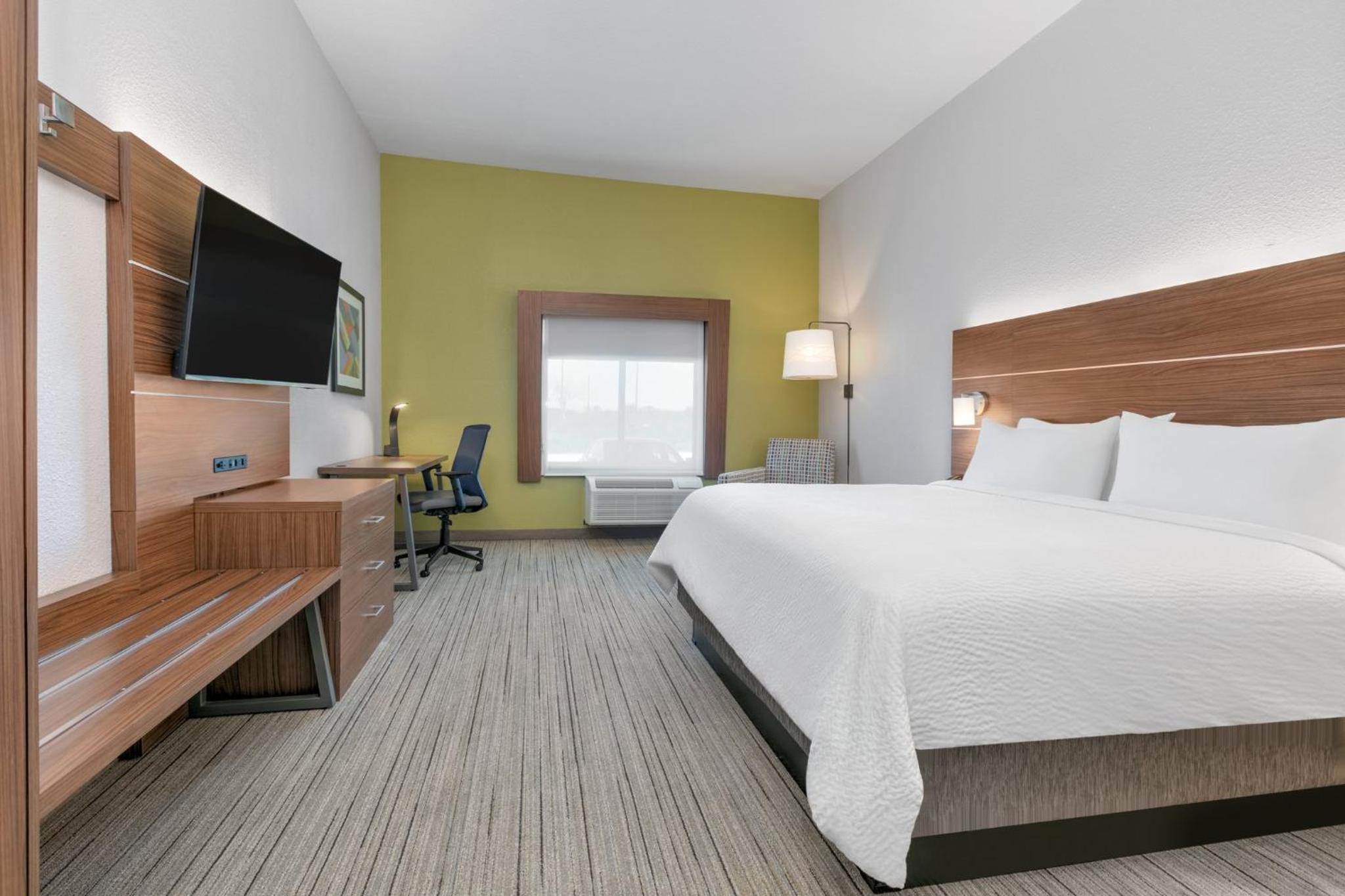 Standard King Room - Photo 2