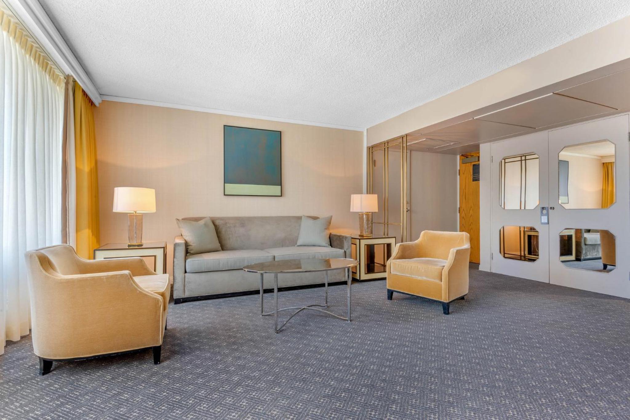 Two Bedroom Suite - 2 Kings - Photo 10