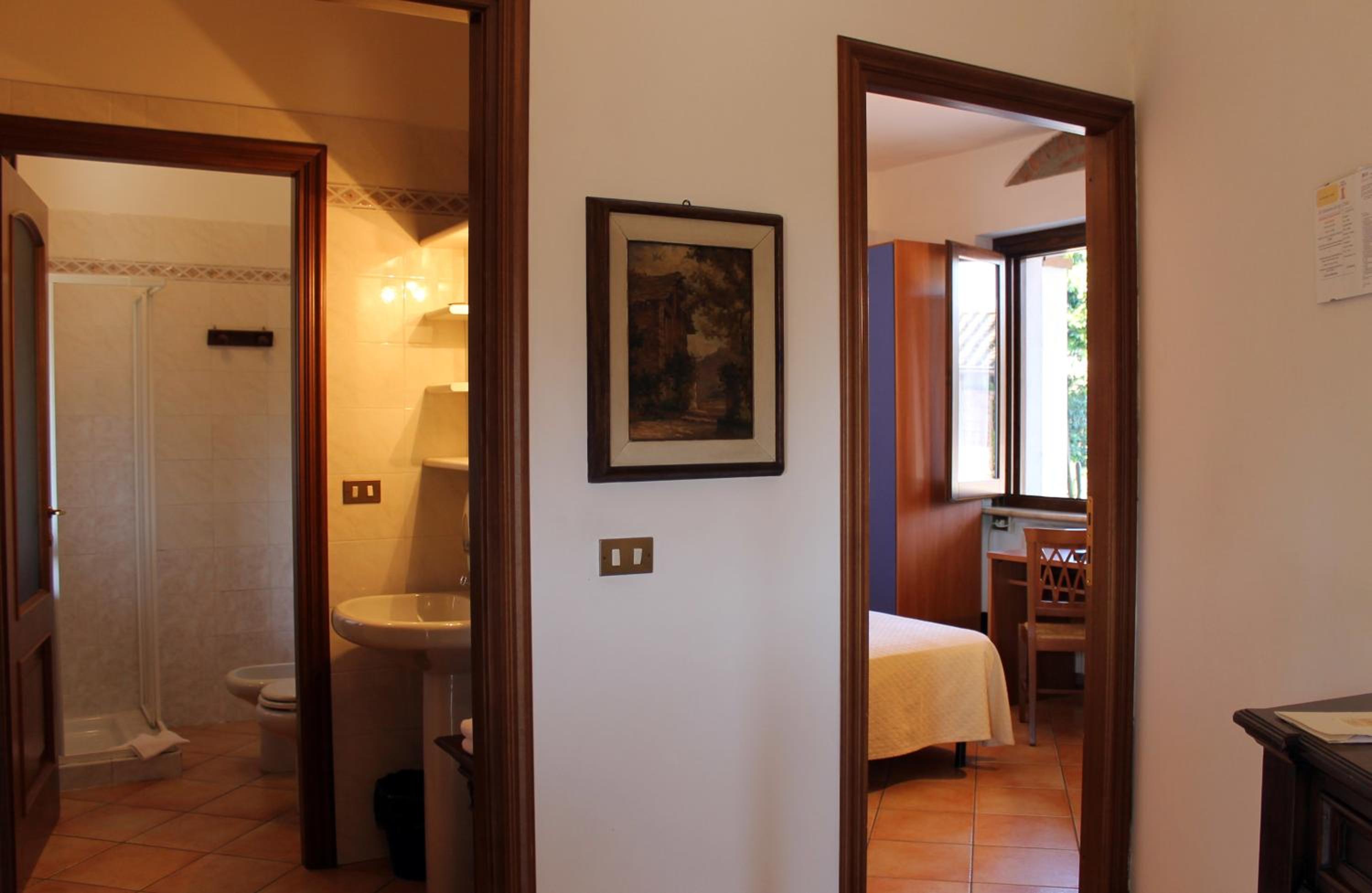 Double or Twin Room photo 2