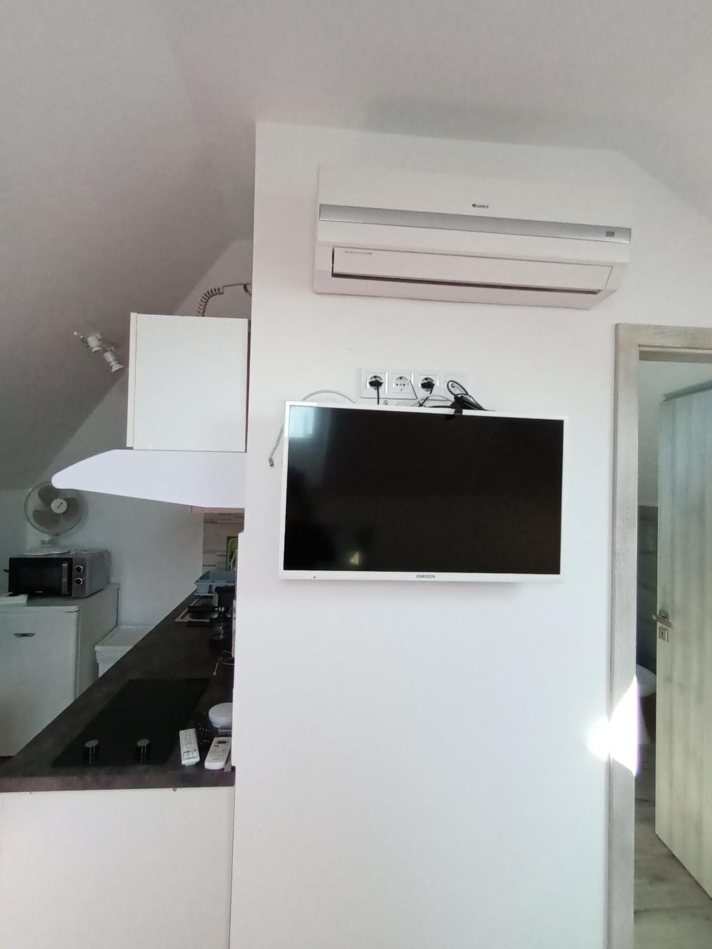 Studio Apartment photo 3