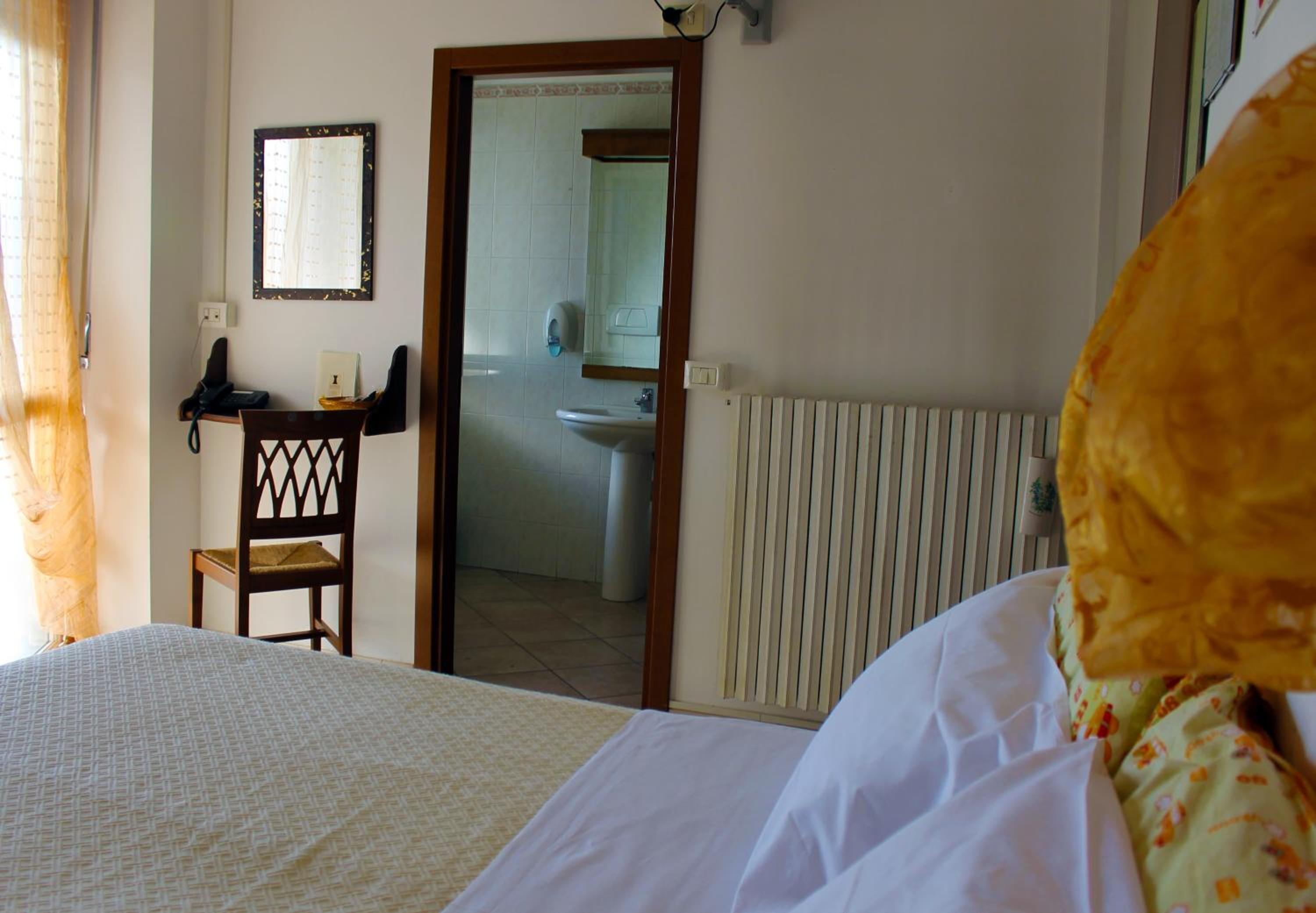 Single Room photo 2