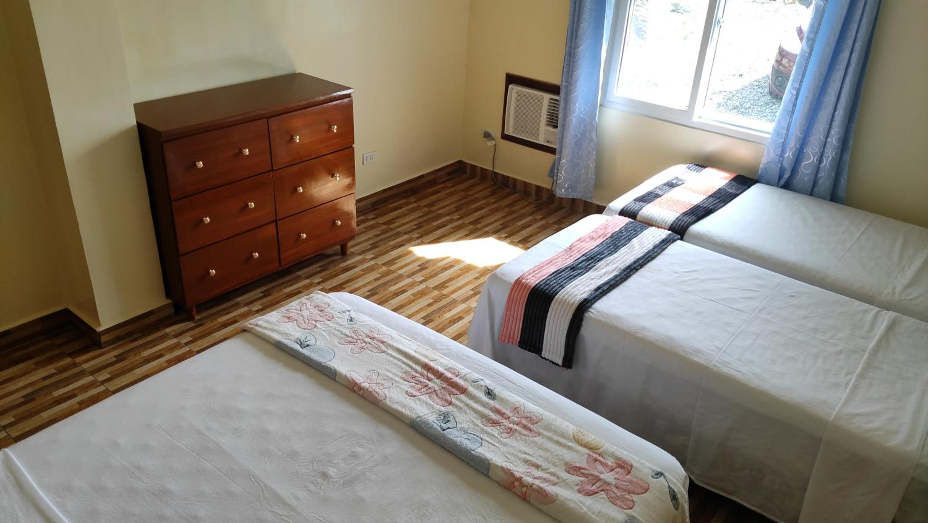 Deluxe Family Room - Photo 1