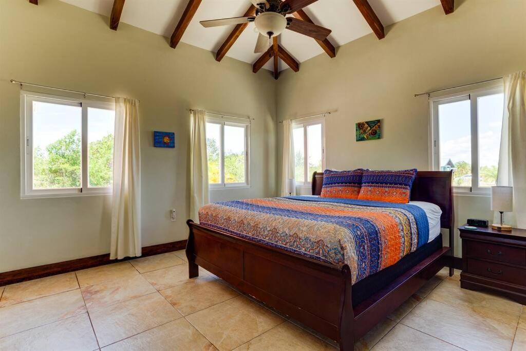 Villa photo 1