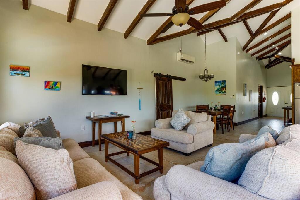 Villa photo 3