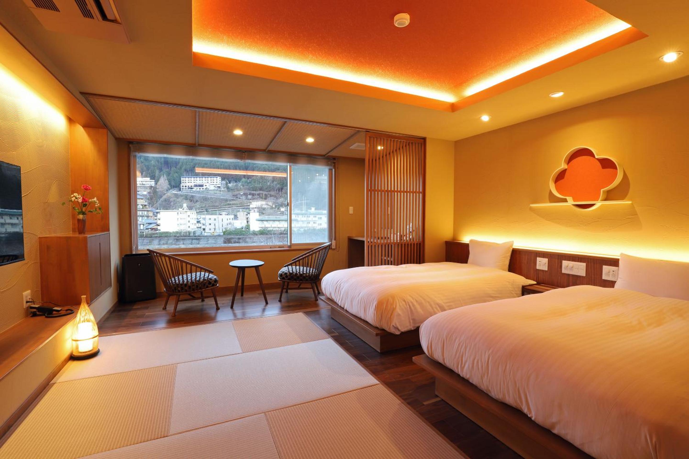Roshokan Japanese western style room - Twin bed with Futon&shower