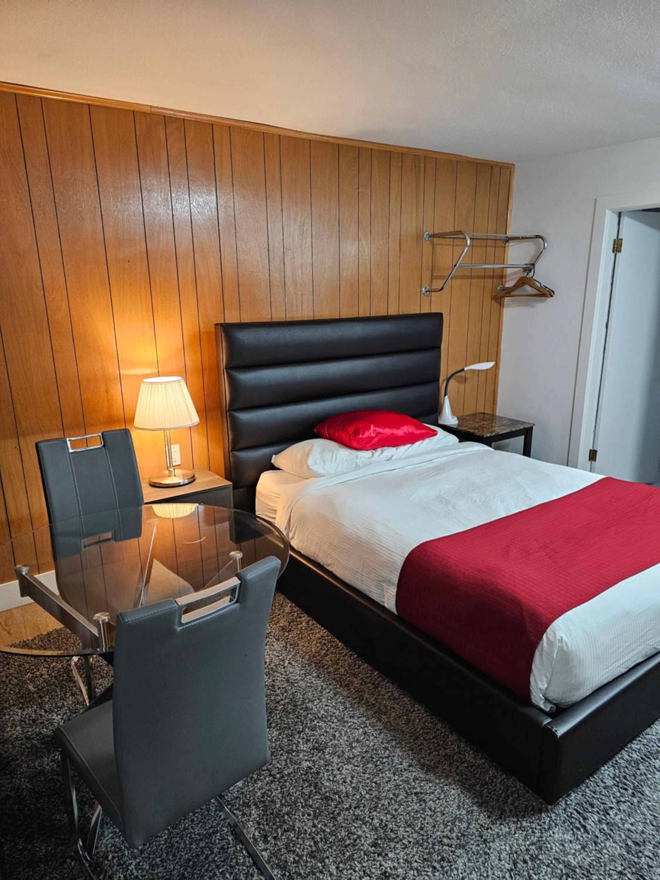 Deluxe Family Room photo 1