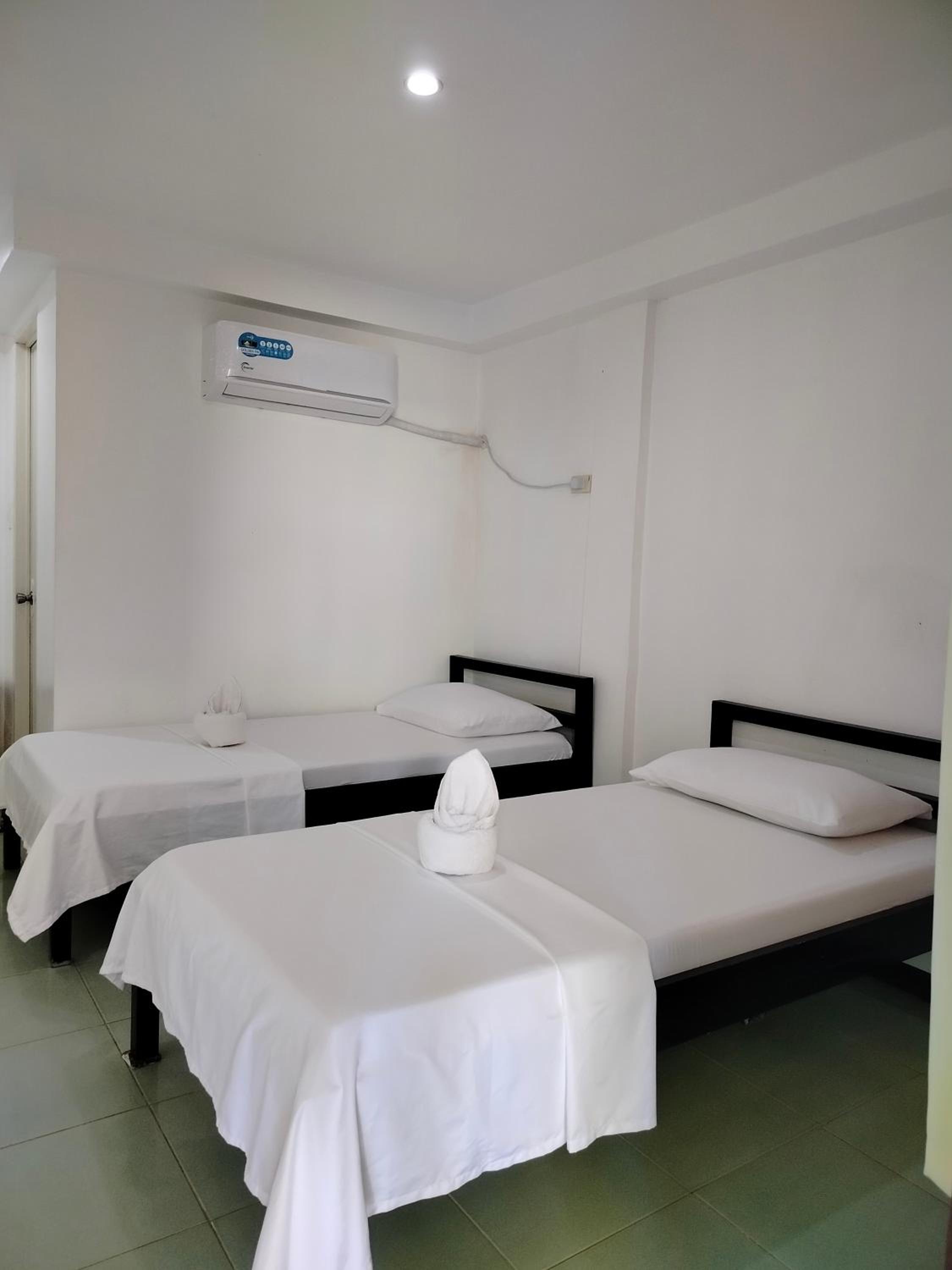 Twin Room with Private Bathroom photo 1