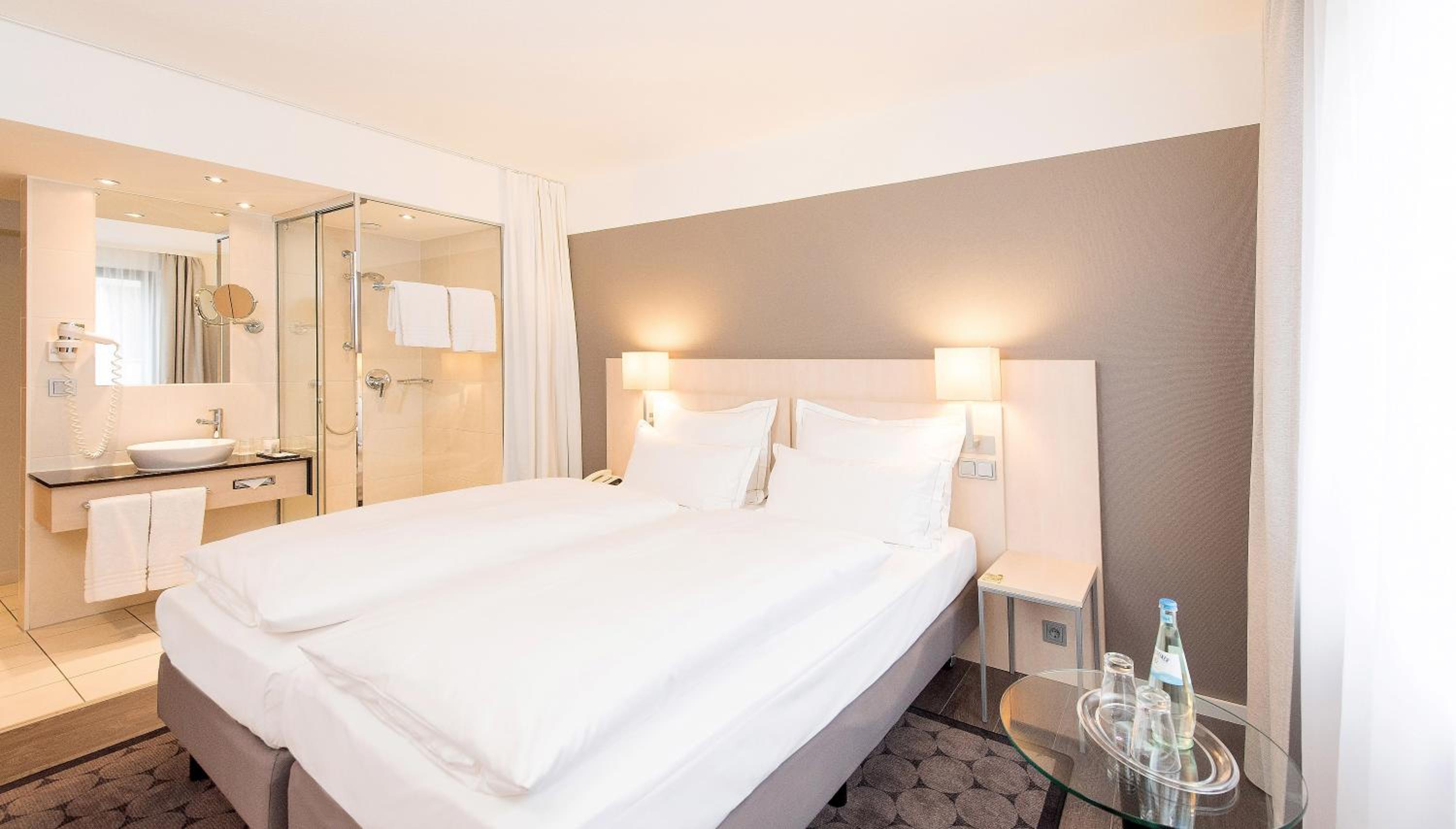 Standard Double Room - Photo 3
