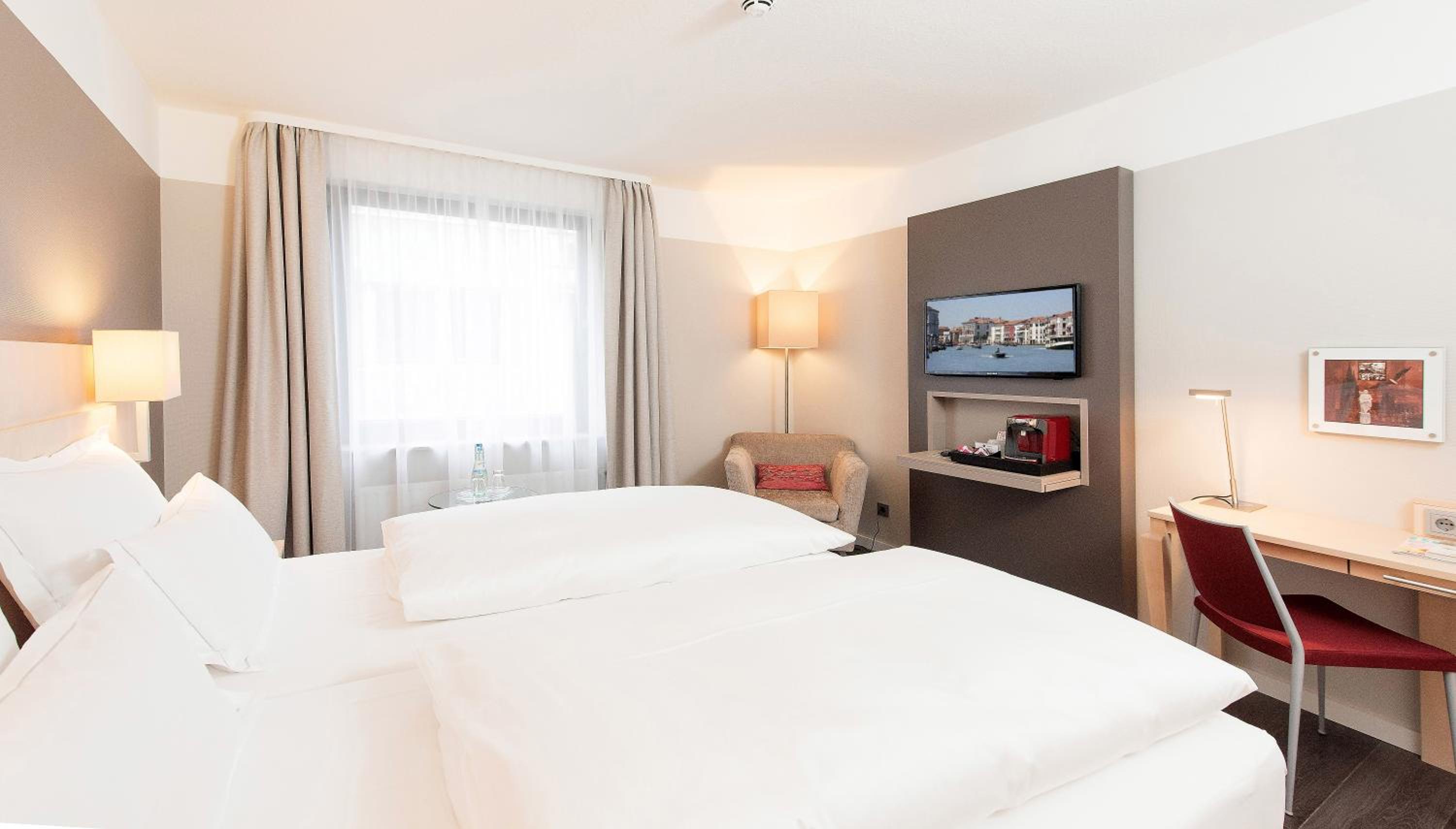 Standard Double Room - Photo 4