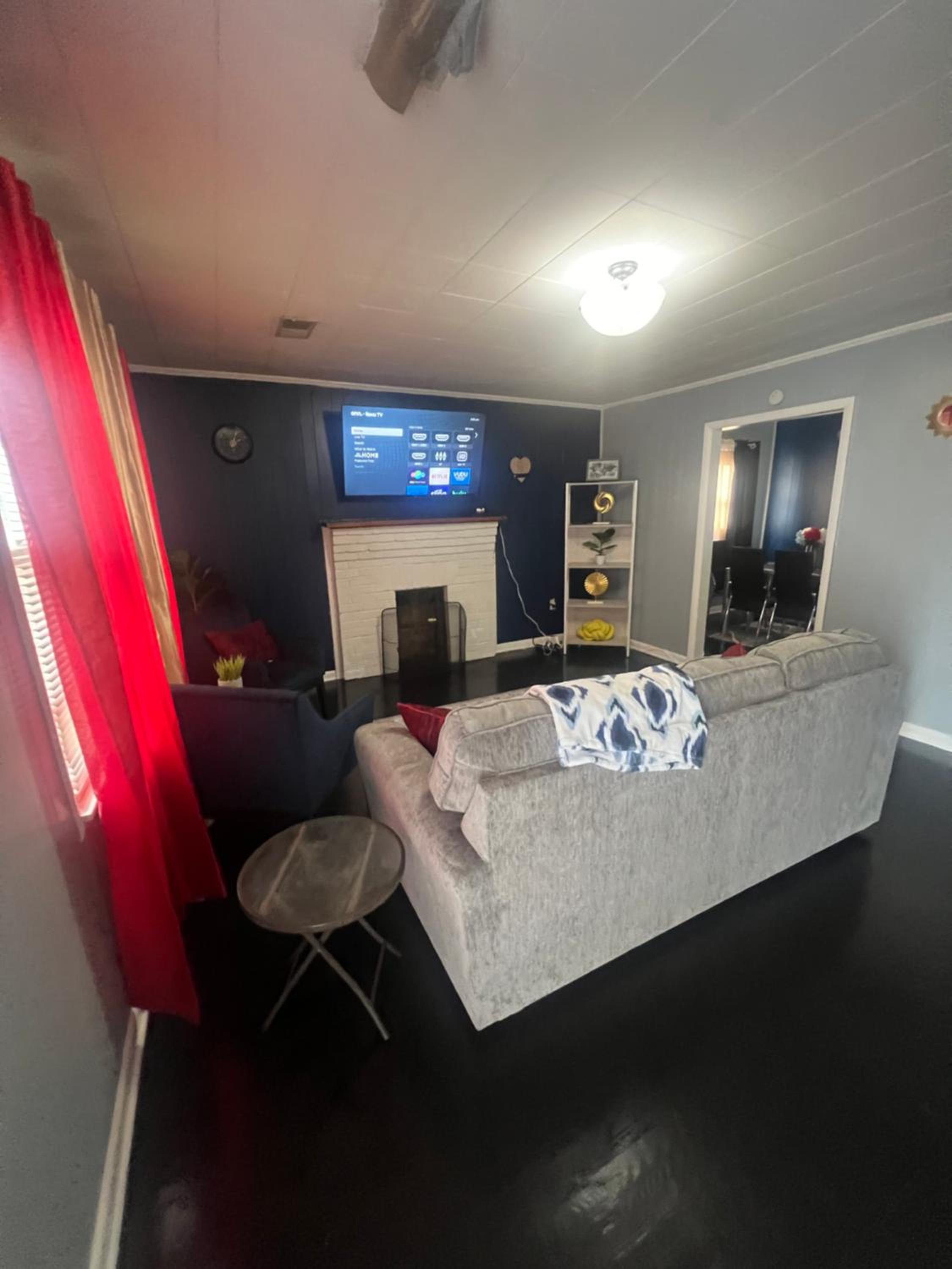 Three-Bedroom House photo 2