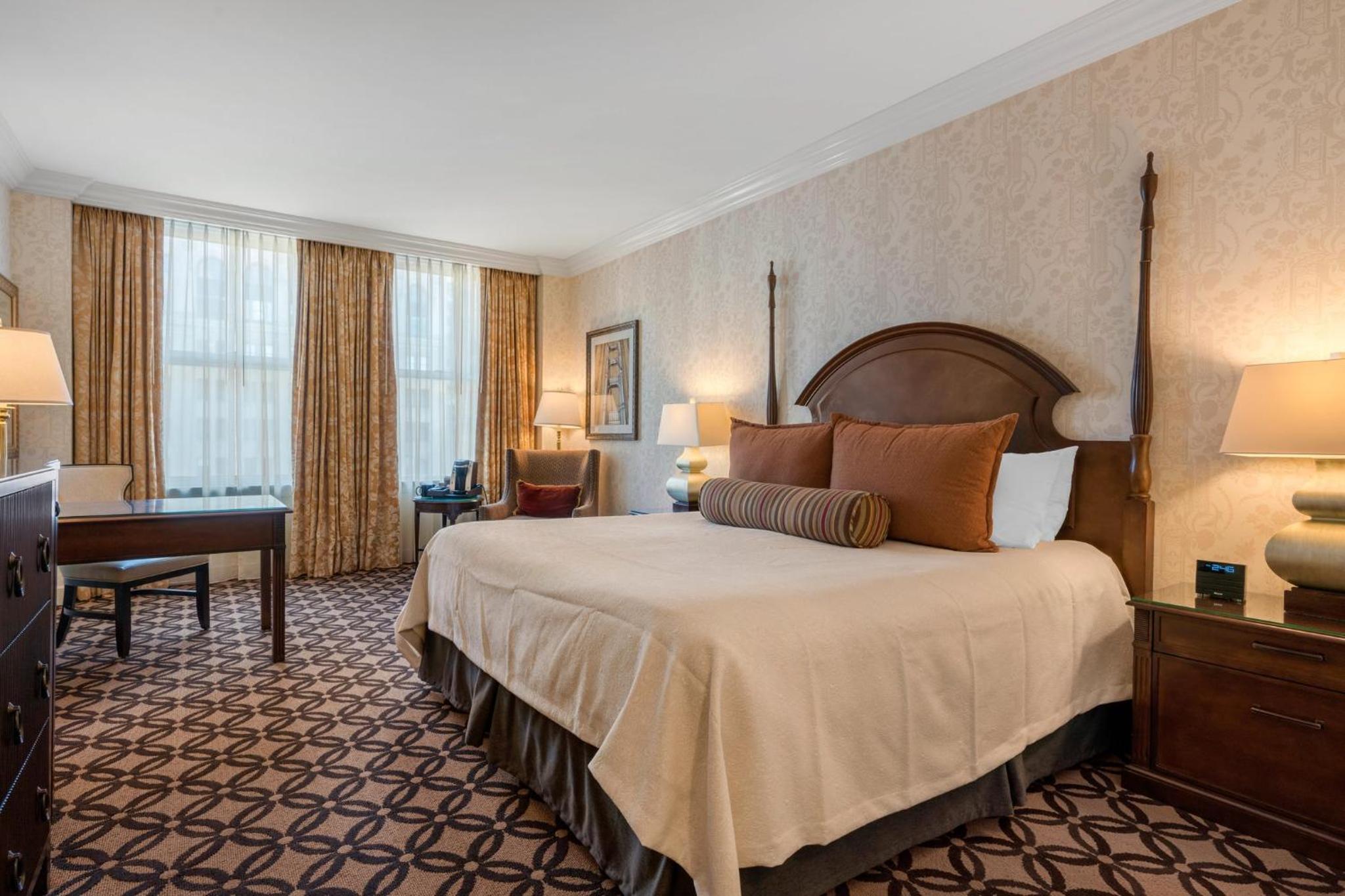 Premier Room - 1 King Bed - Photo 2