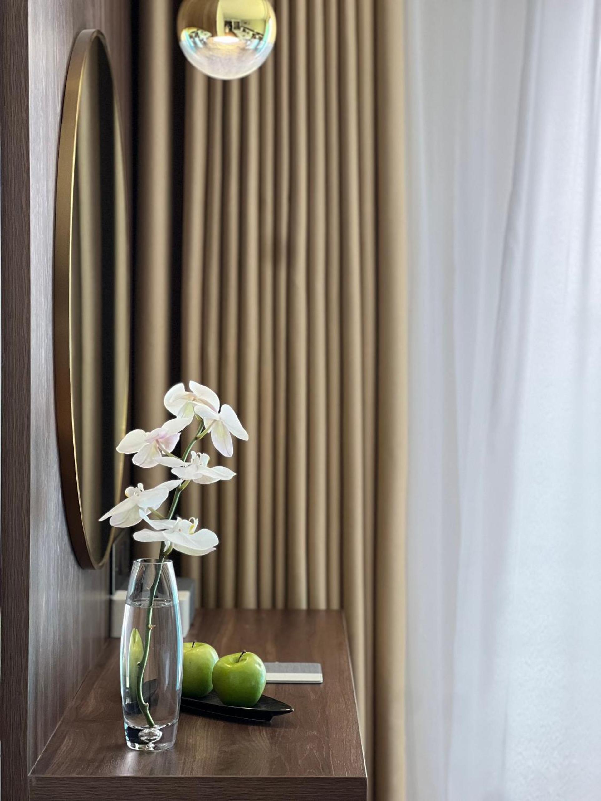 Twin Room with City View - Photo 10