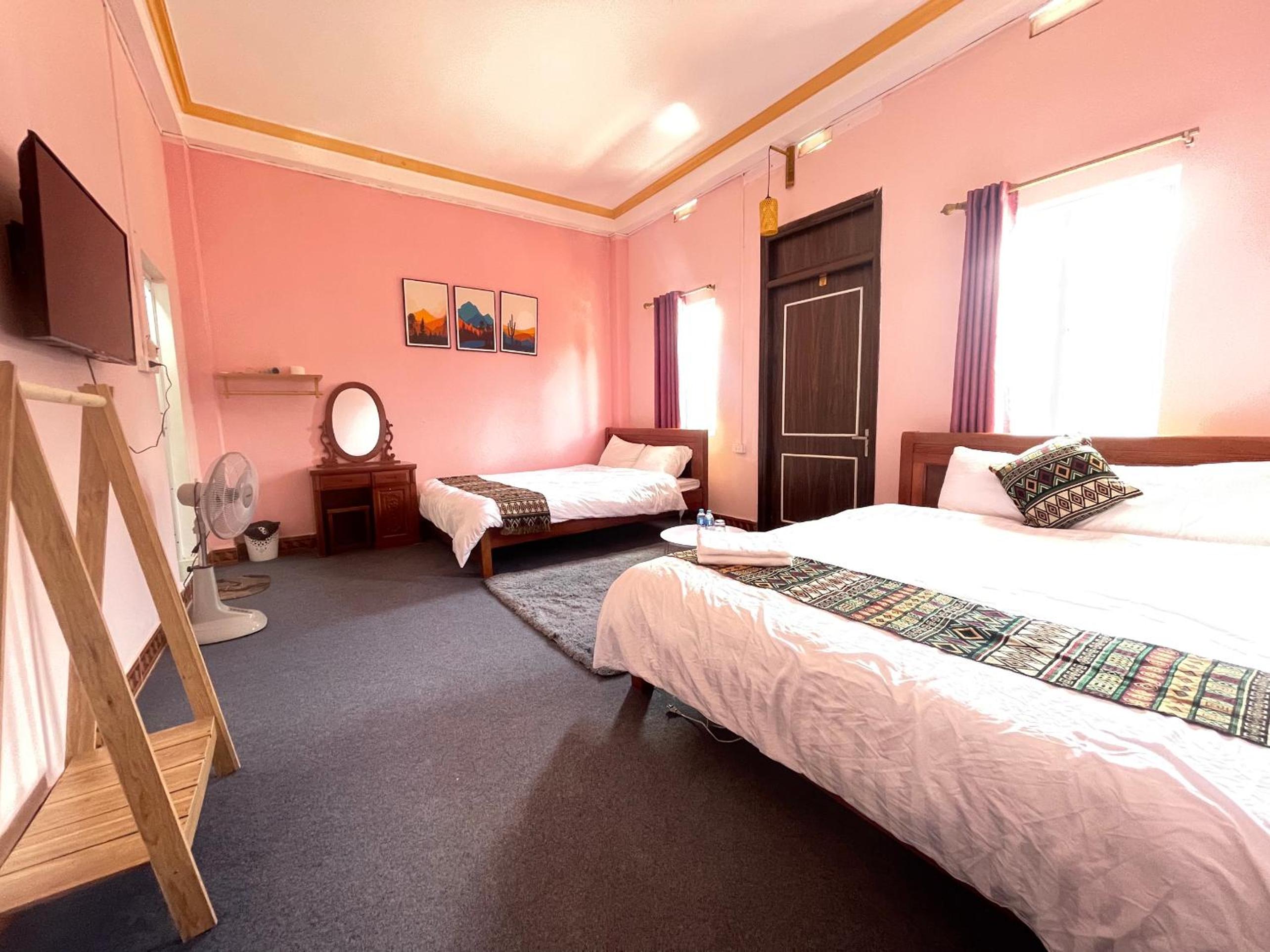 Twin Room with Mountain View photo 3