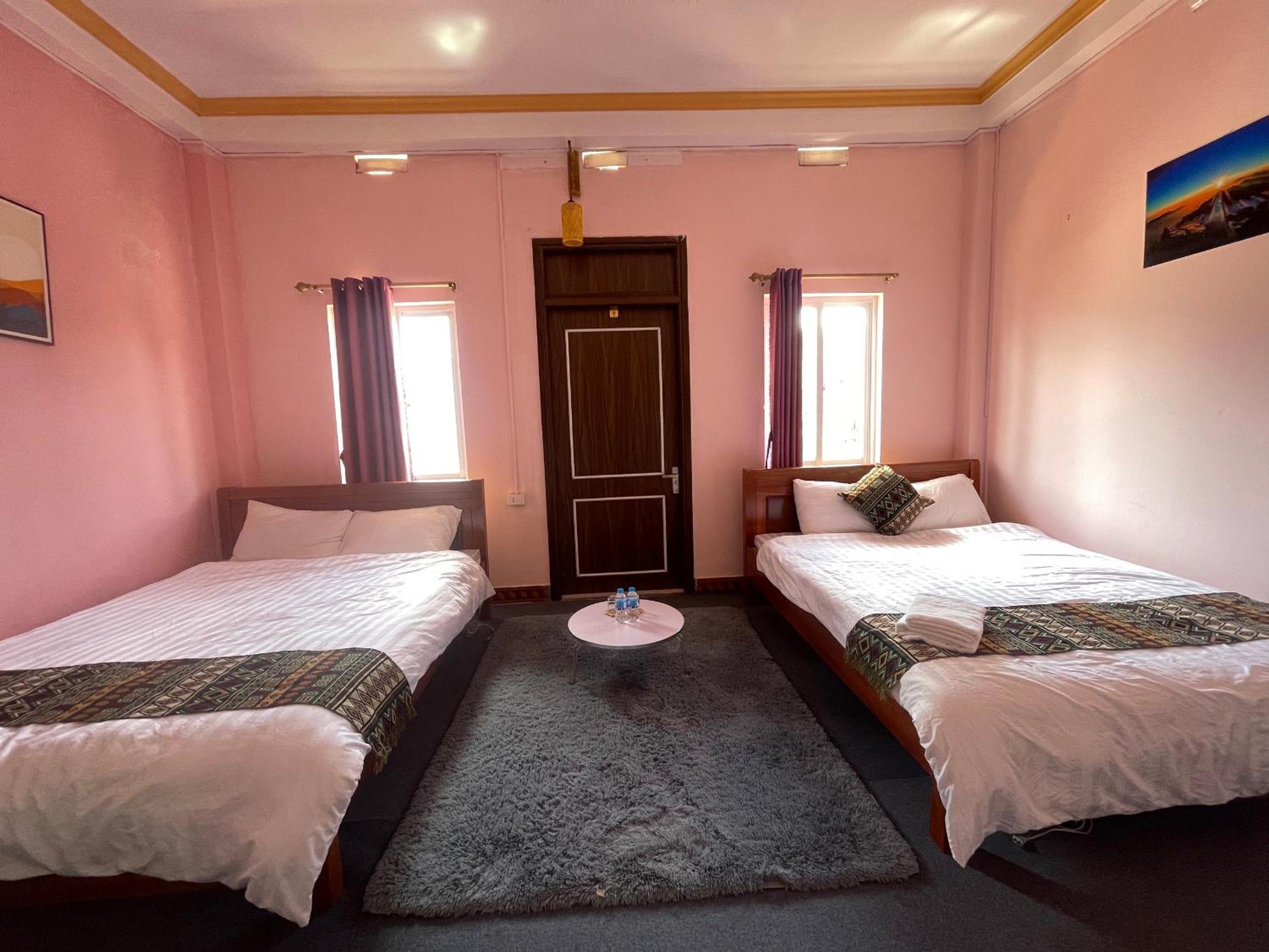 Twin Room with Mountain View photo 2