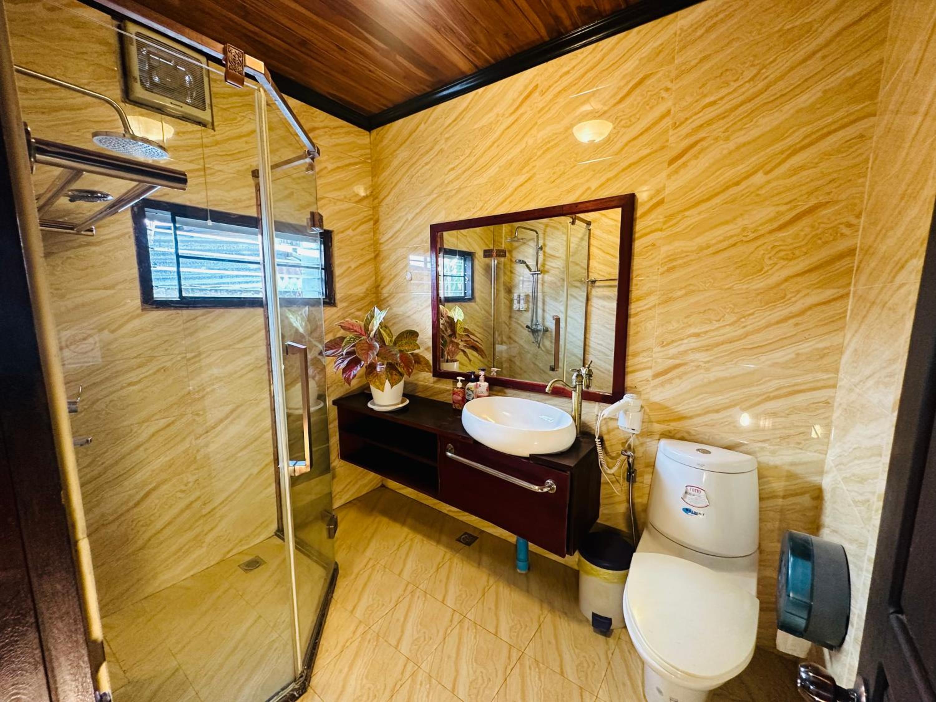 Deluxe Double Room - Photo 14