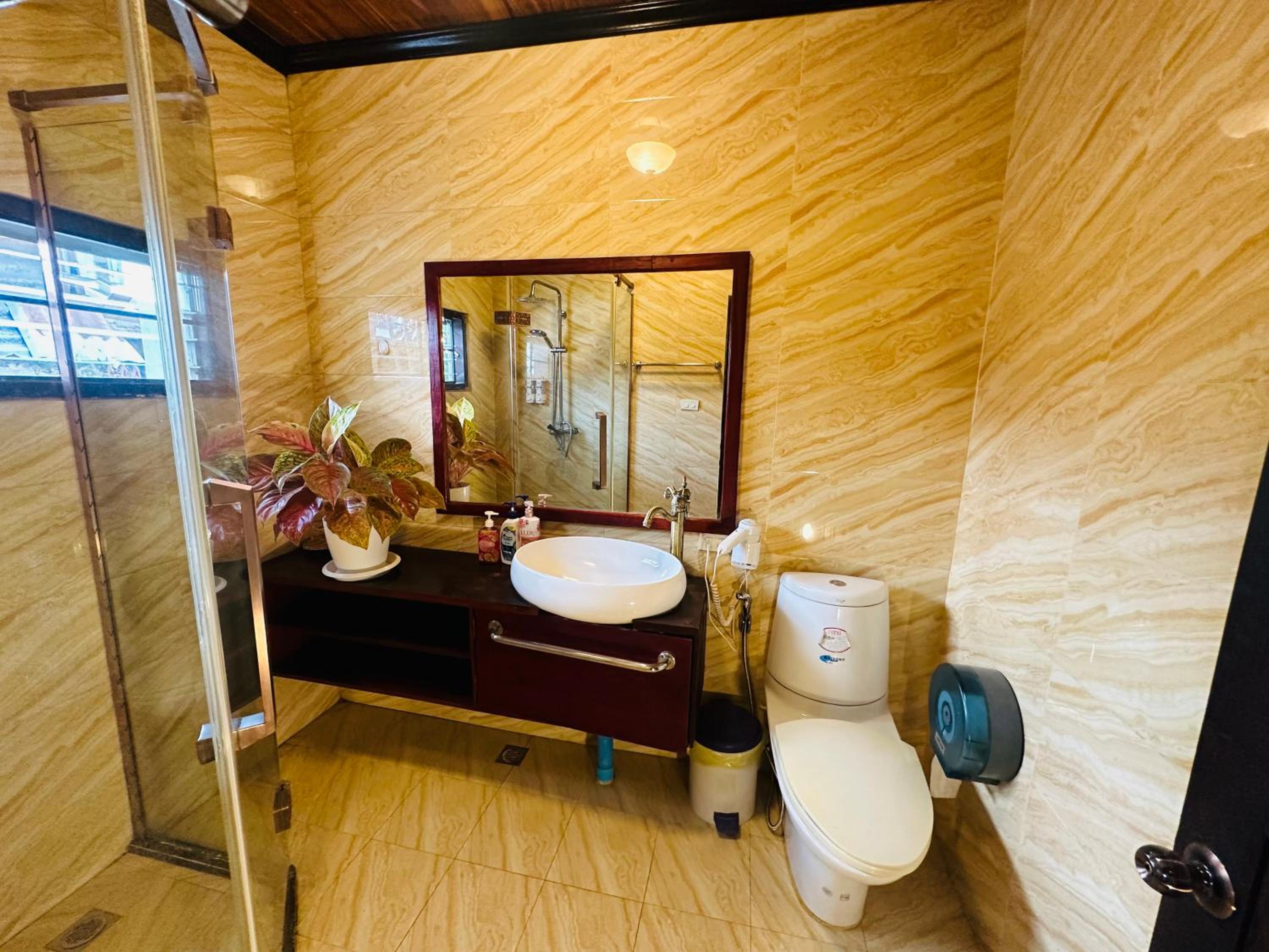 Deluxe Double Room - Photo 16