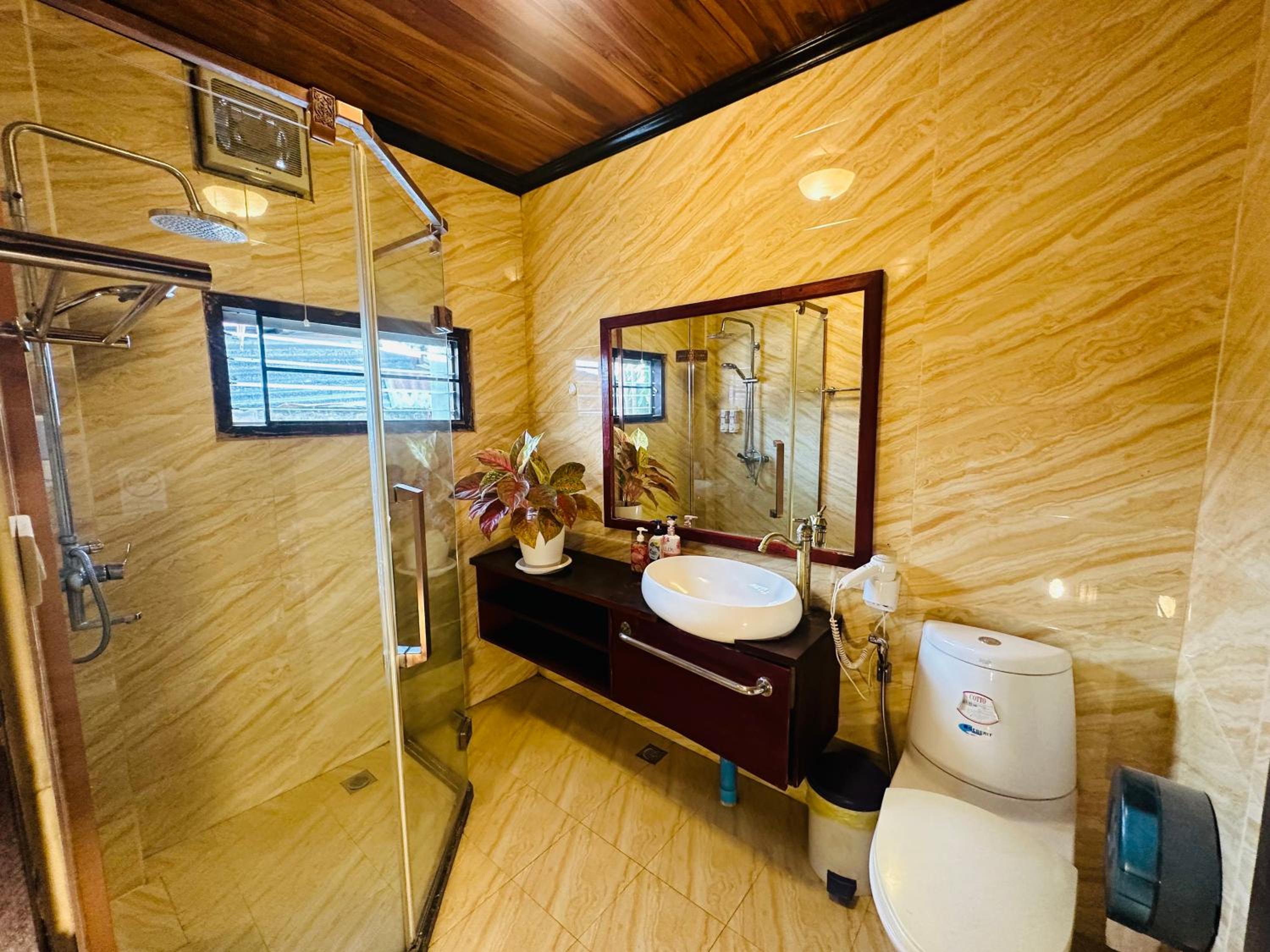 Deluxe Double Room - Photo 17