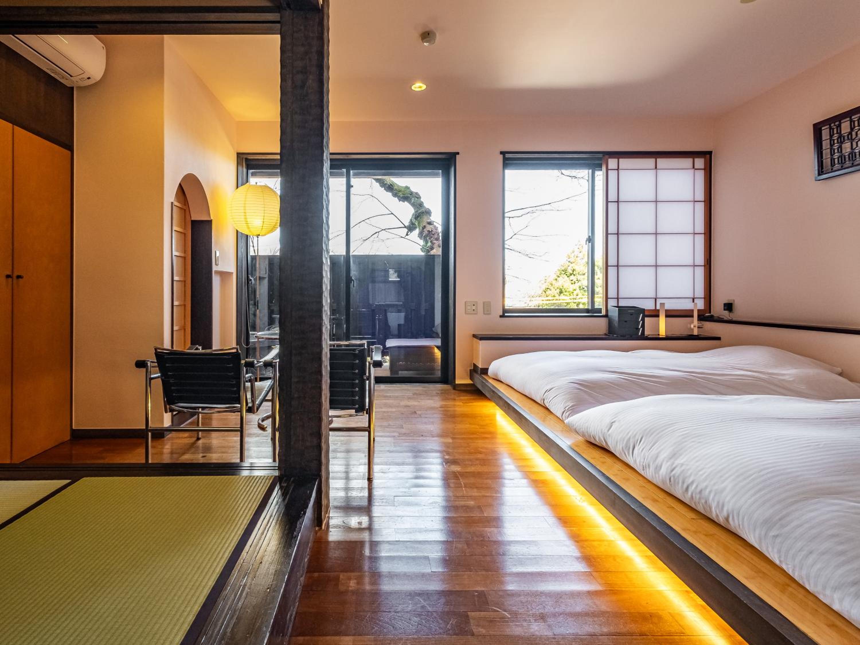 Japanese and Western style room 35㎡ Twin or Double with Annex private open-air bath - Photo 9