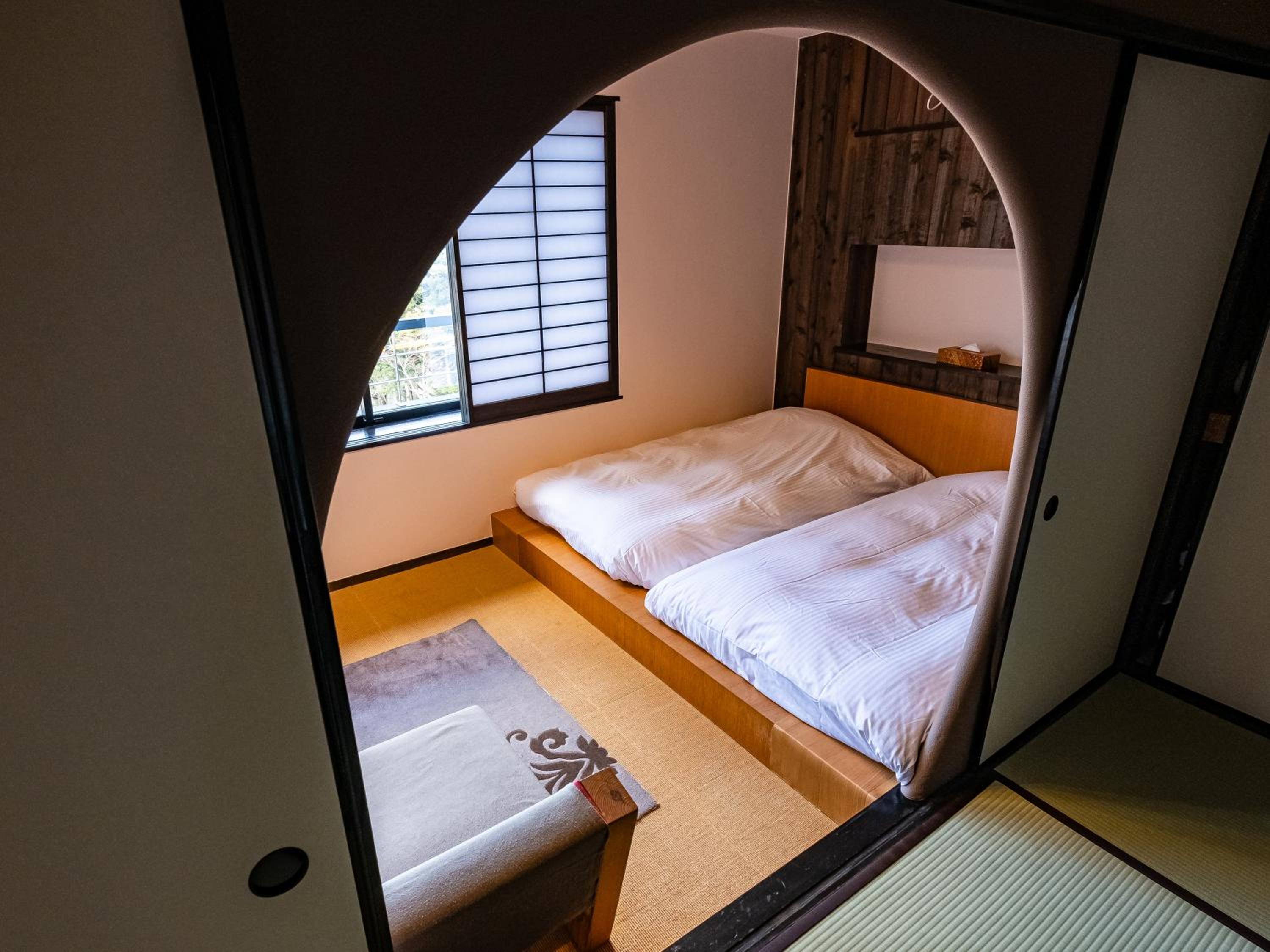 Japanese and Western style room 35㎡ Twin or Double with Annex private open-air bath - Photo 4