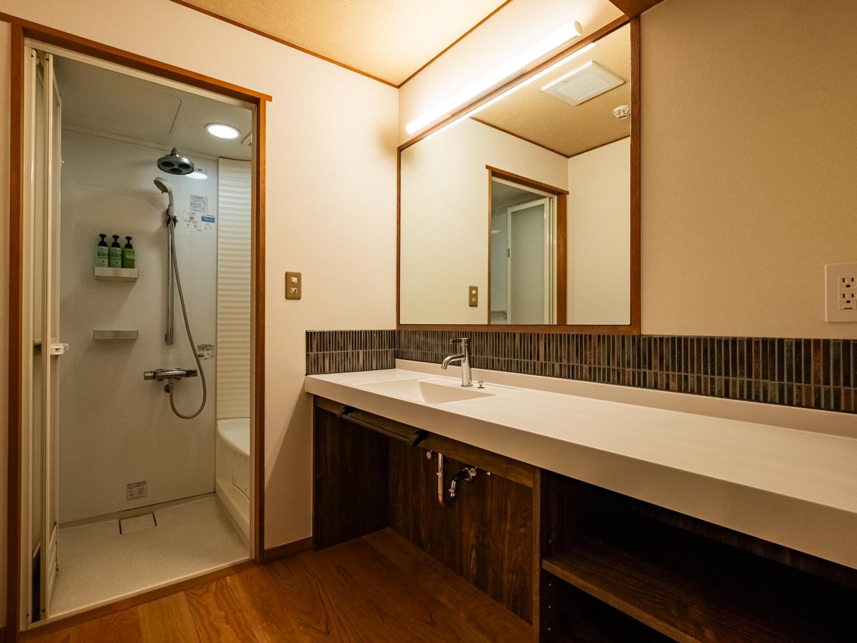 Japanese and Western style room 46㎡ Queen Double with Annex private open-air bath - Photo 20