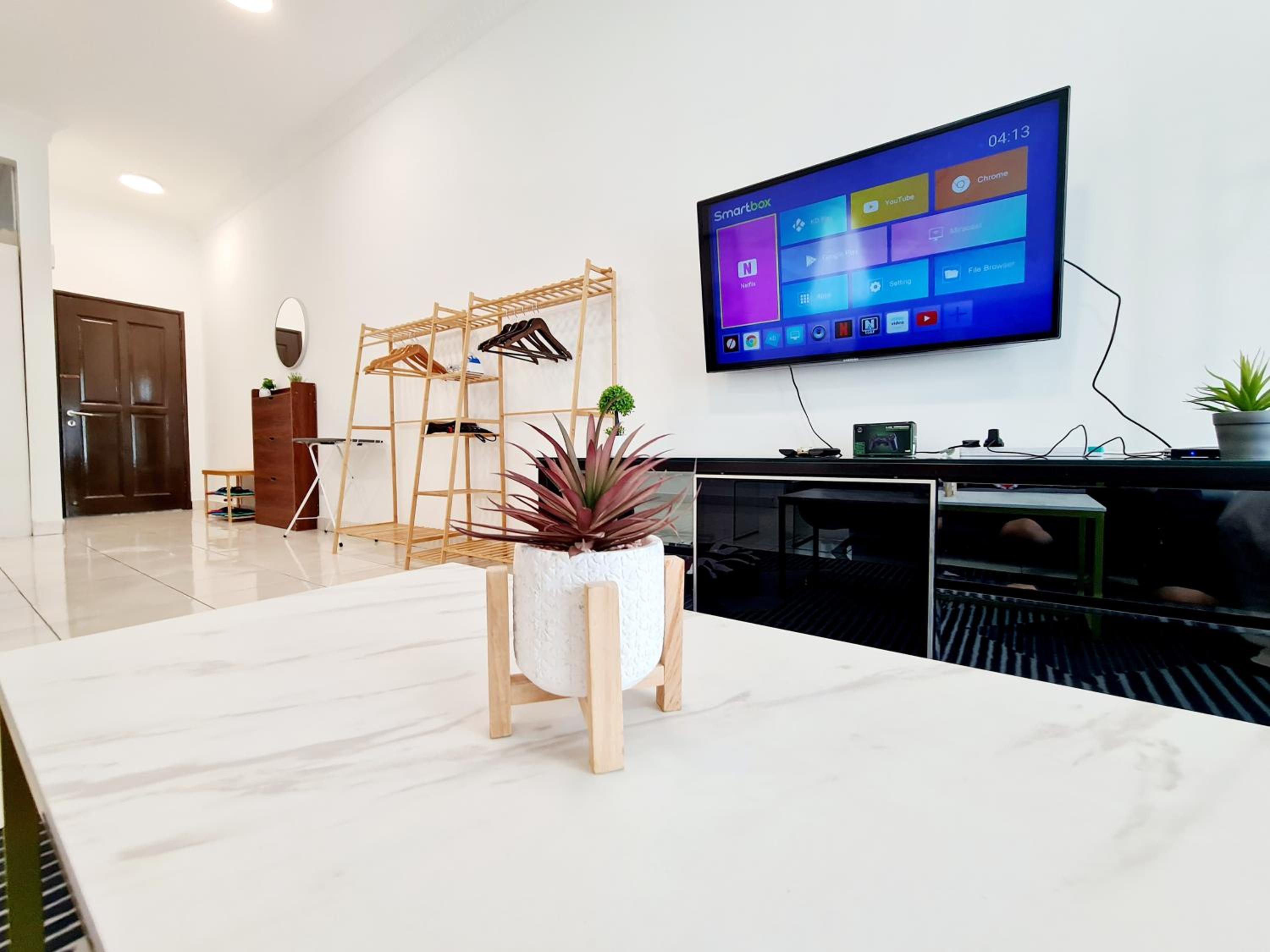 Three-Bedroom Apartment photo 2