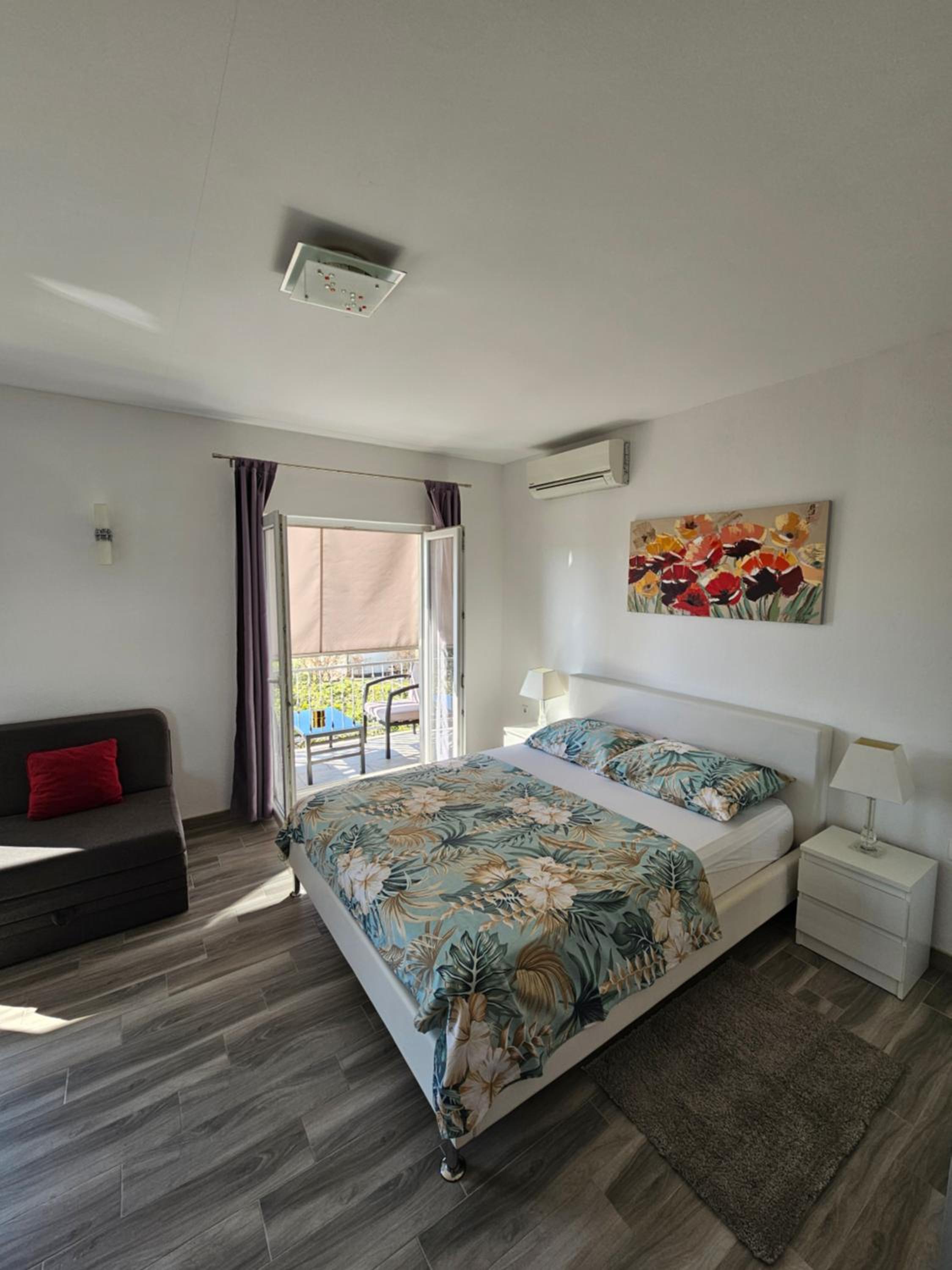 Studio Apartment - Photo 4