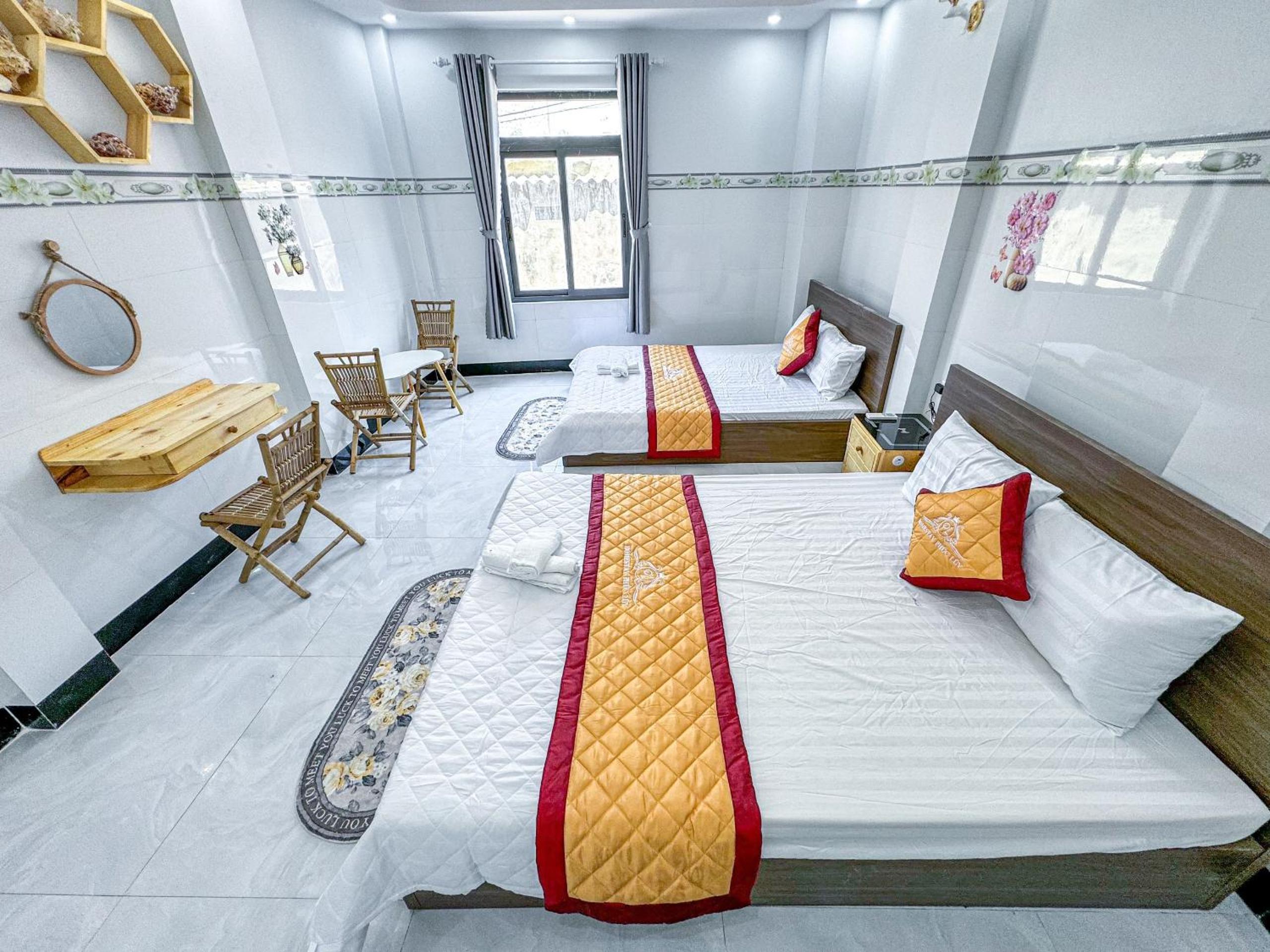 Twin Room With Private Bathroom photo 1