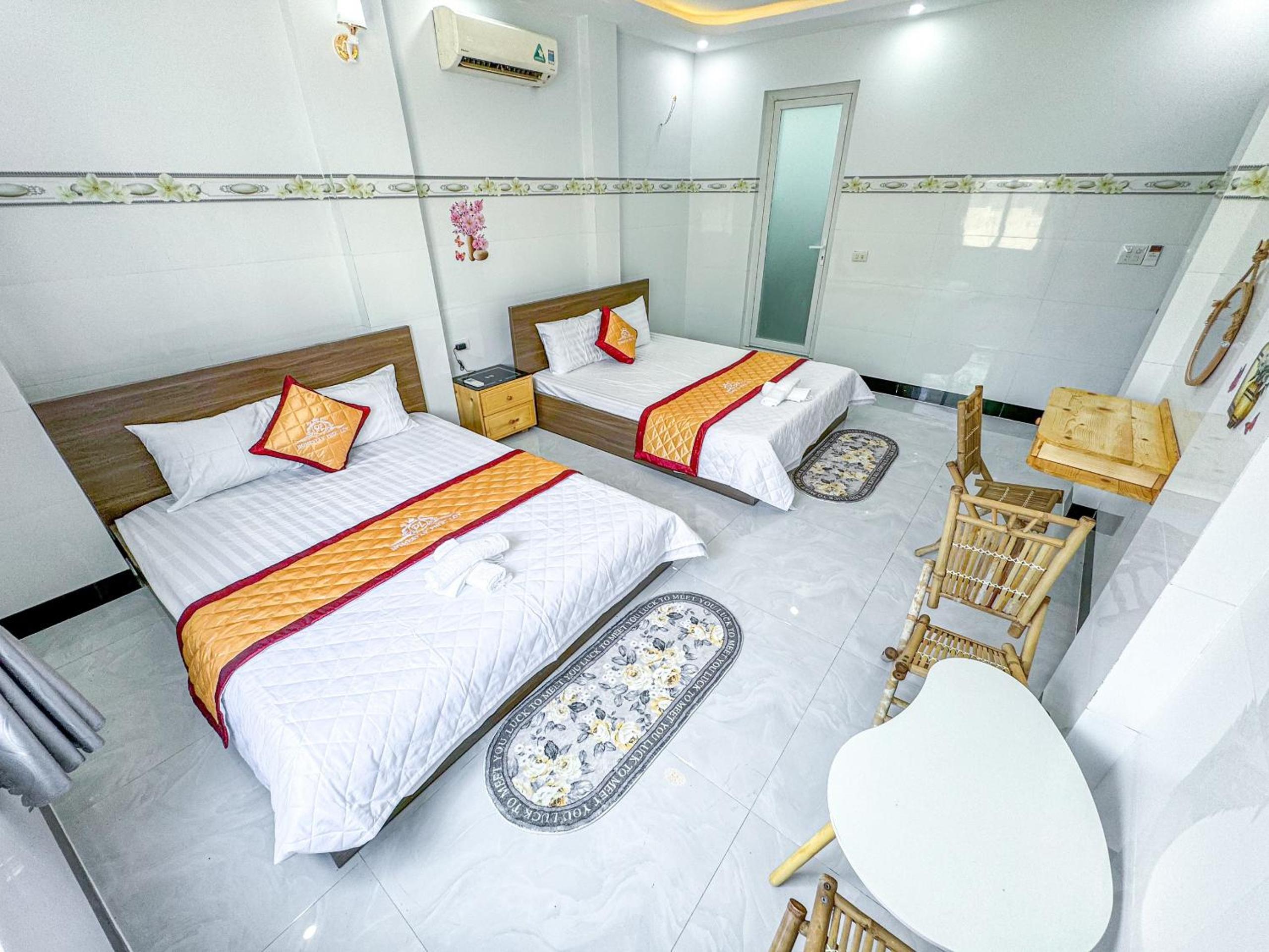 Twin Room With Private Bathroom photo 2