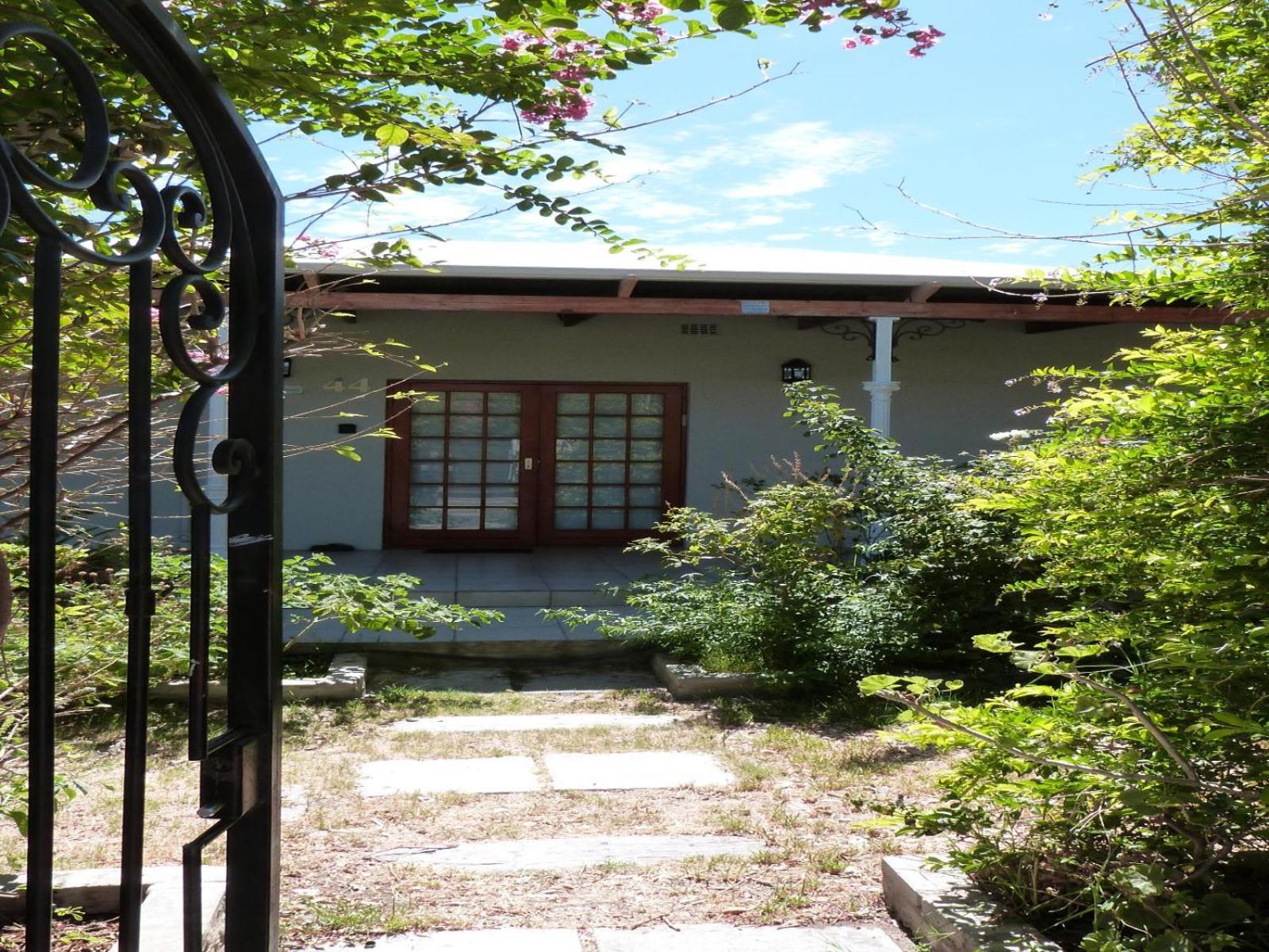 Three-Bedroom House - Photo 16