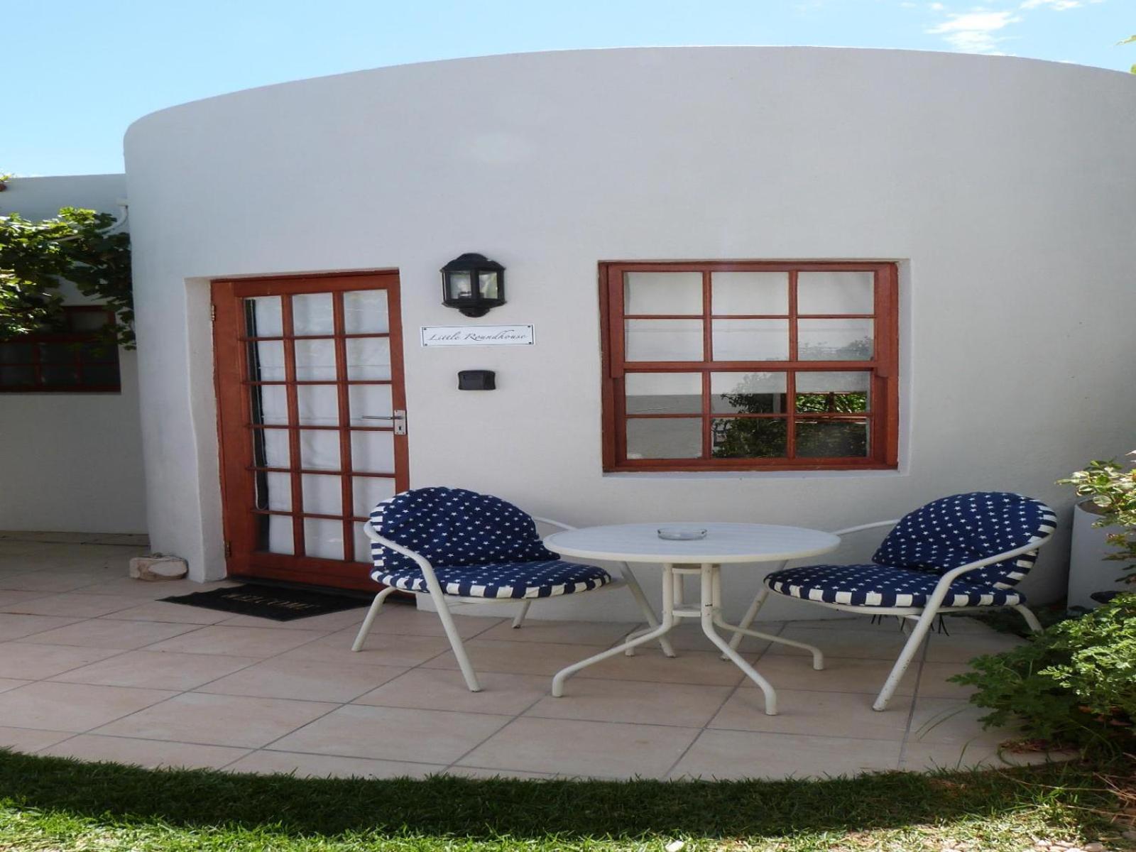 Cottage with Garden View - Photo 15