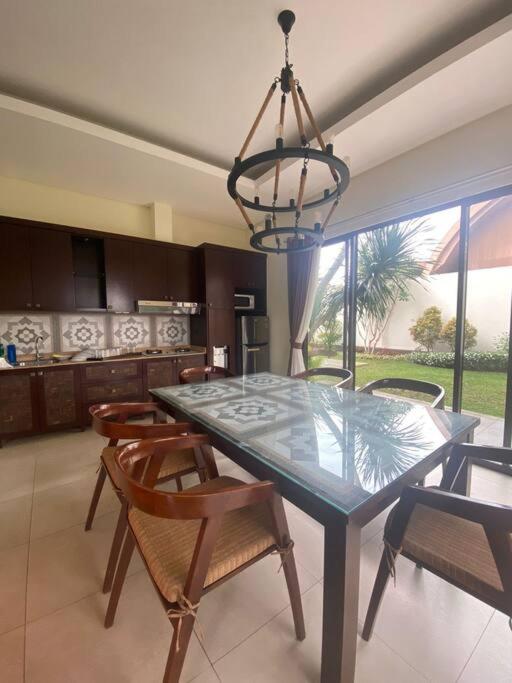 Three-Bedroom Villa photo 2