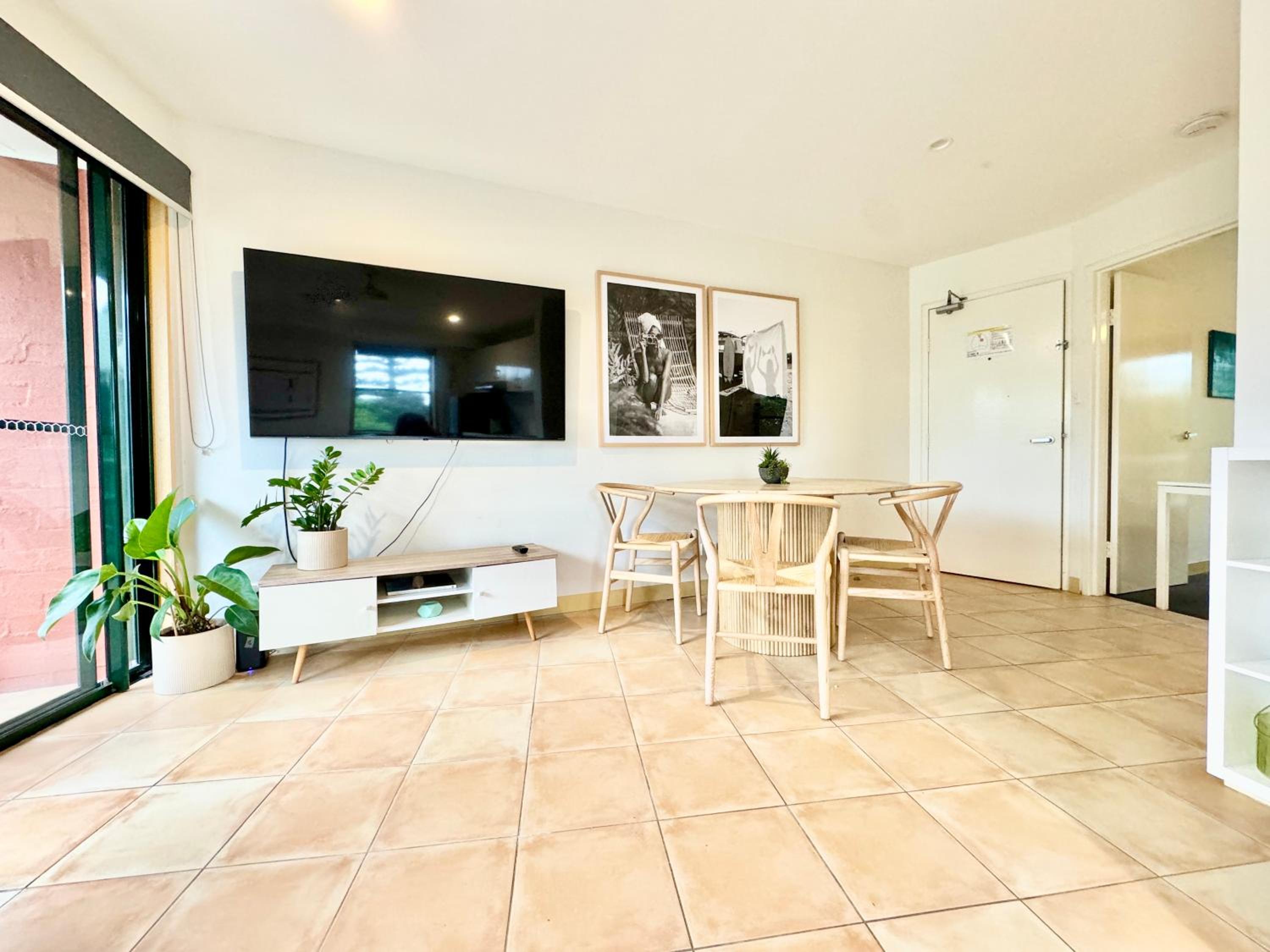 One-Bedroom Apartment photo 3
