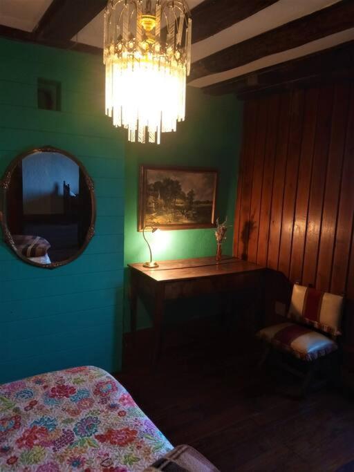 Double Room with Shared Bathroom photo 2