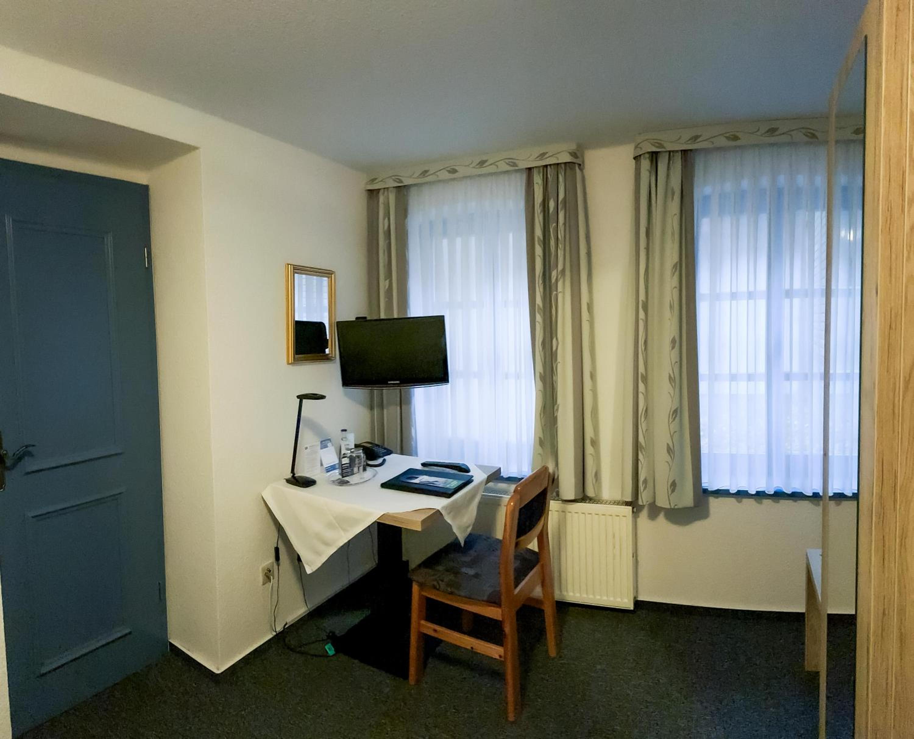 Single Room photo 3