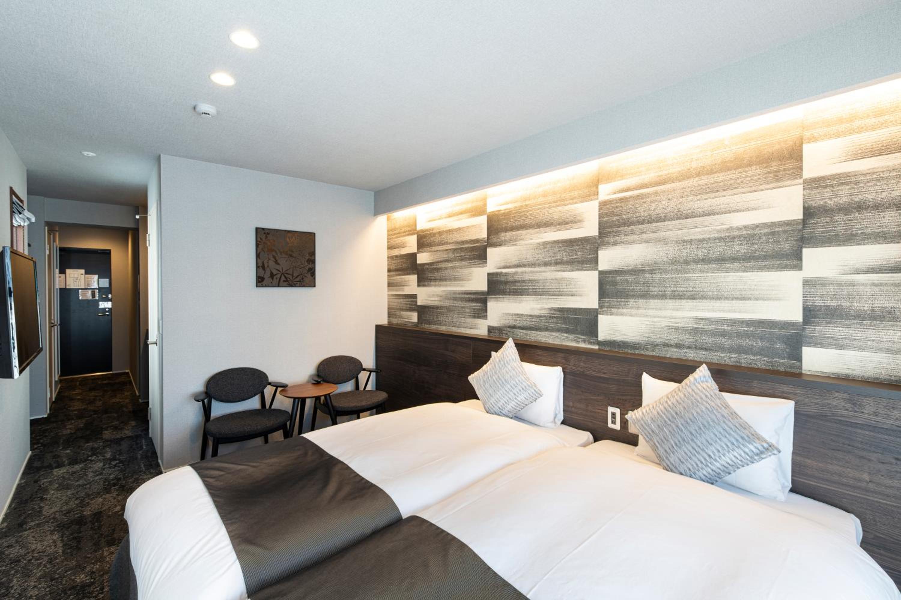 Standard Twin Room - Photo 4